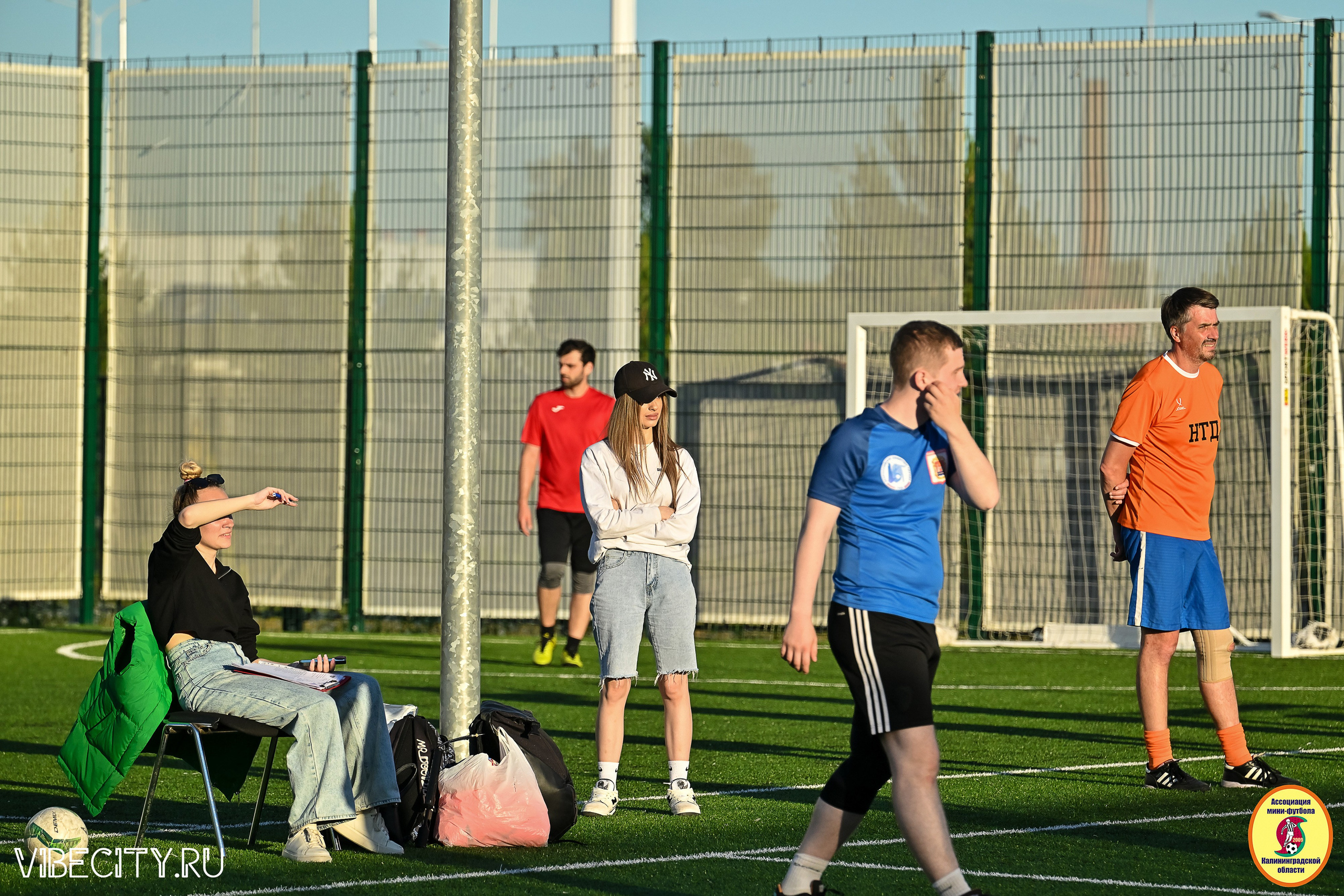 ИГРЫ МИНИ-ФУТБОЛЬНОЙ И КОРПОРАТИВНОЙ ЛИГИ. VIBECITY.RU Вайб Сити Ру Фоторепортажи Фотоотчеты Калининград