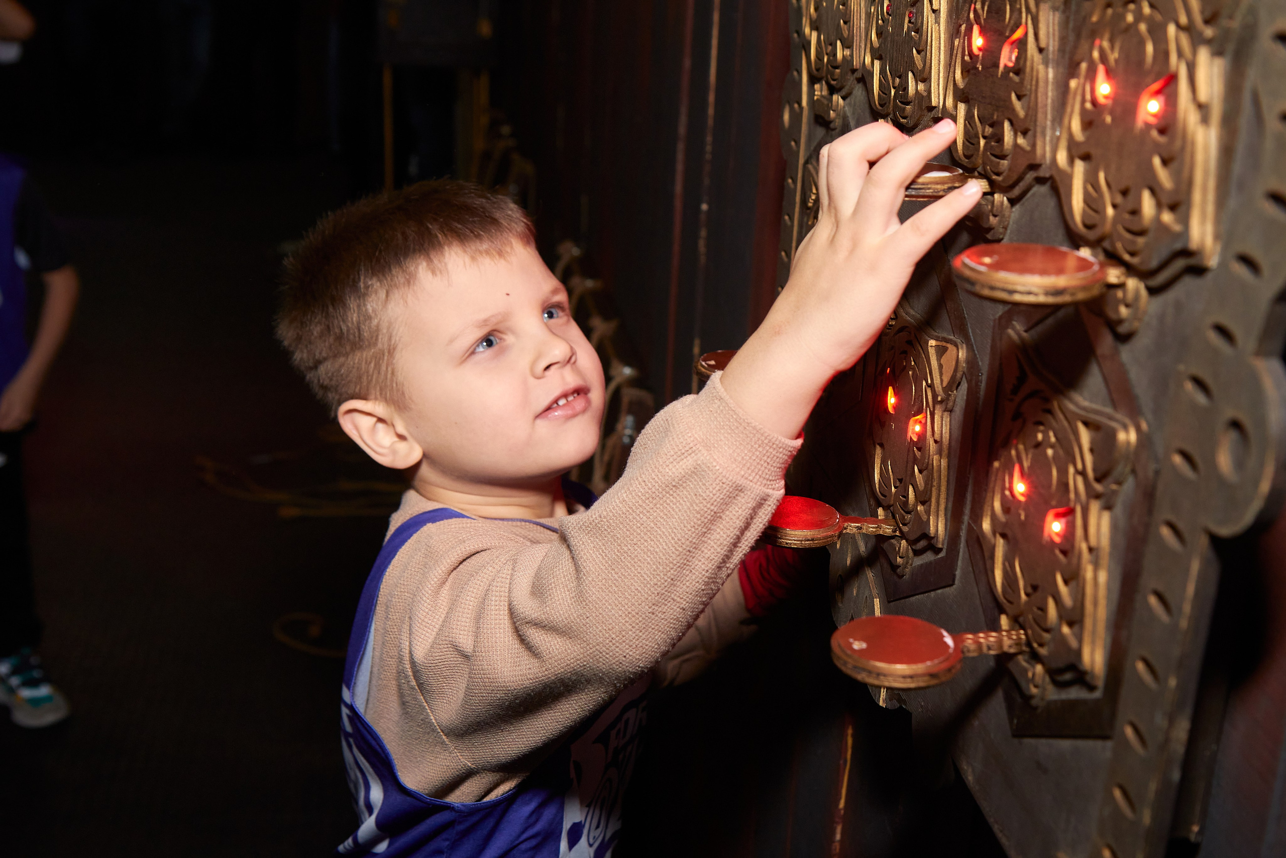 Фотосъёмка квестов и квест-шоу. Предметный и репортажный фотограф Алексей Кротов