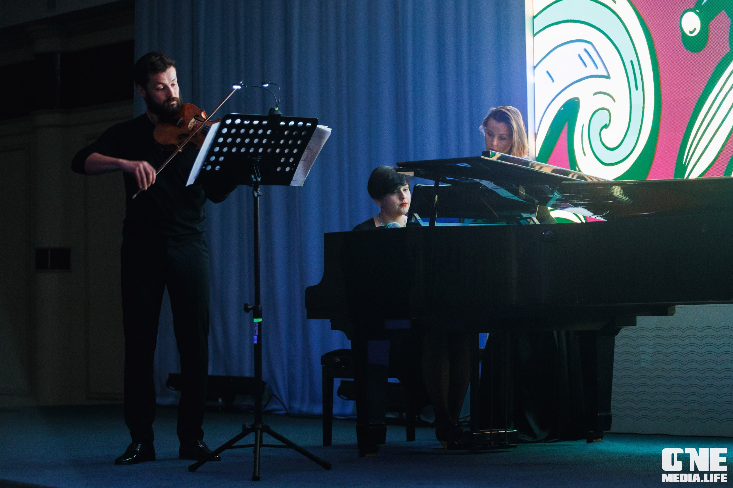 Фоторепортаж из Янтарь Холла. One Media Life: фоторепортажи, фотоотчеты с мероприятий и заведений