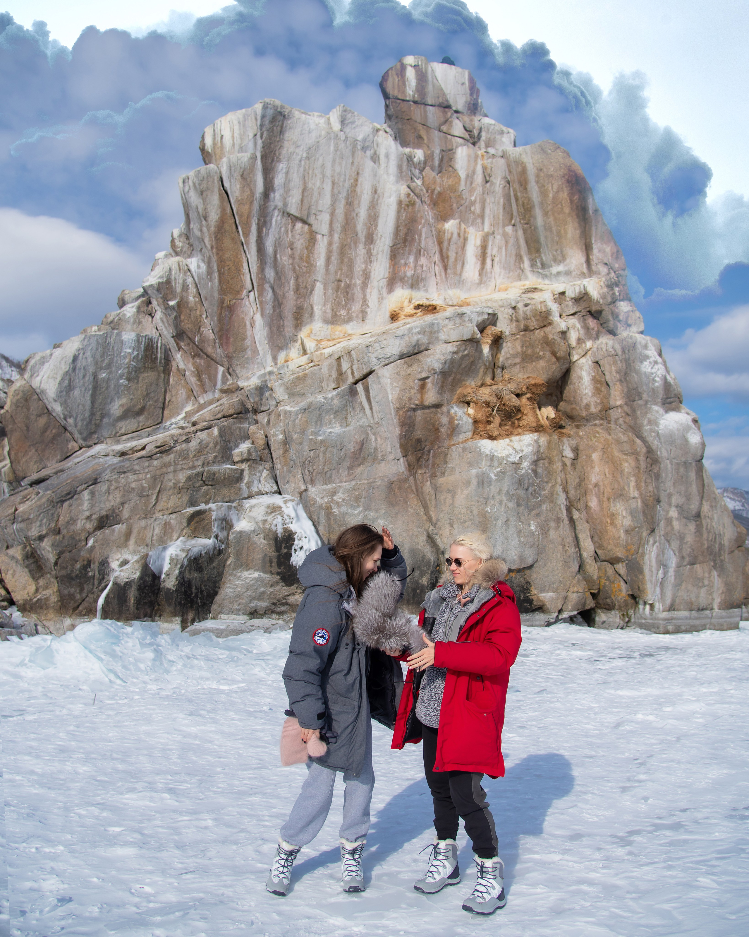 Большое Голоустное. Байкал. Занимаюсь профессиональной фотографией и живу рядом с Байкалом. Работаю в разных жанрах