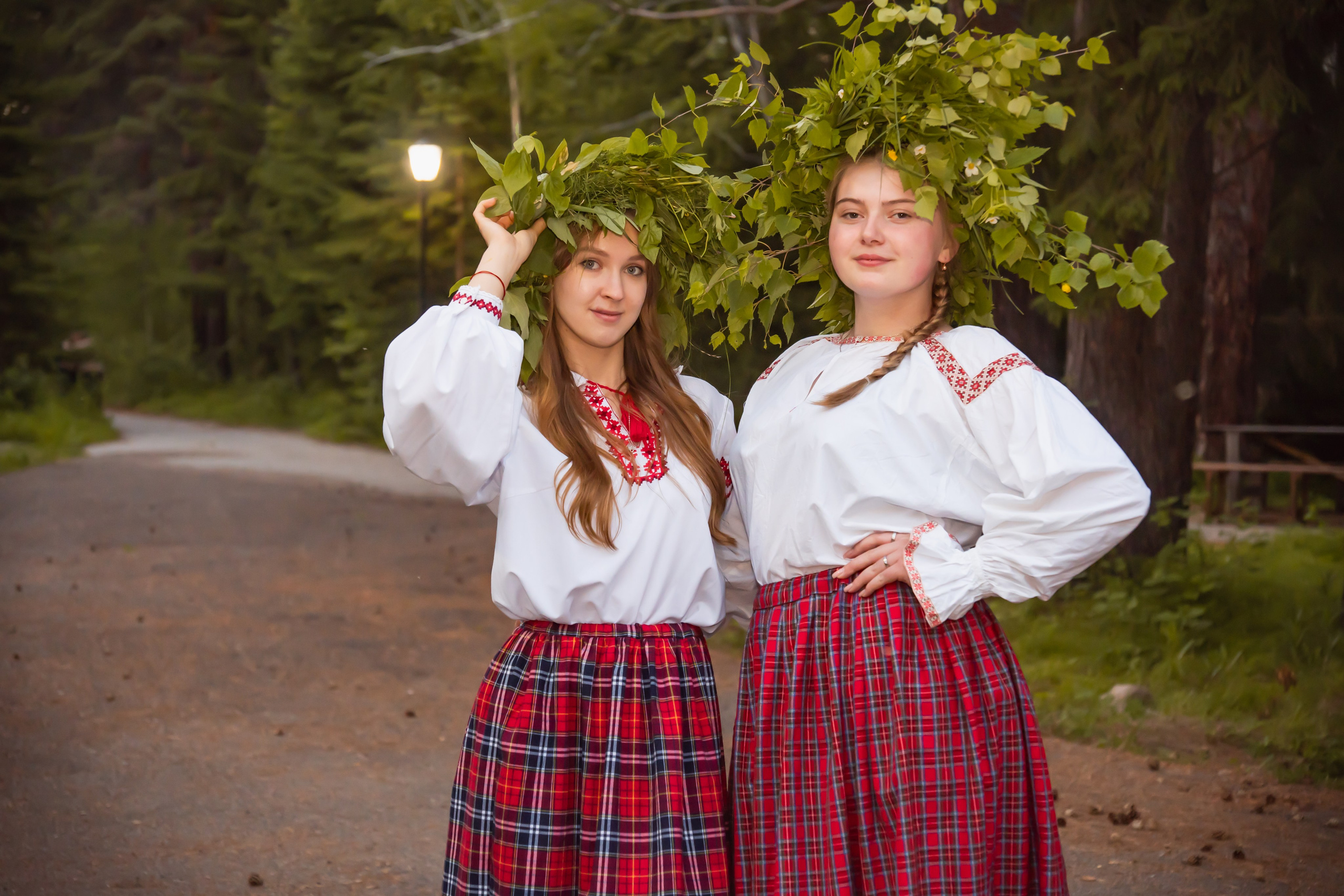 Белорусское Купалье. Занимаюсь профессиональной фотографией и живу рядом с Байкалом. Работаю в разных жанрах