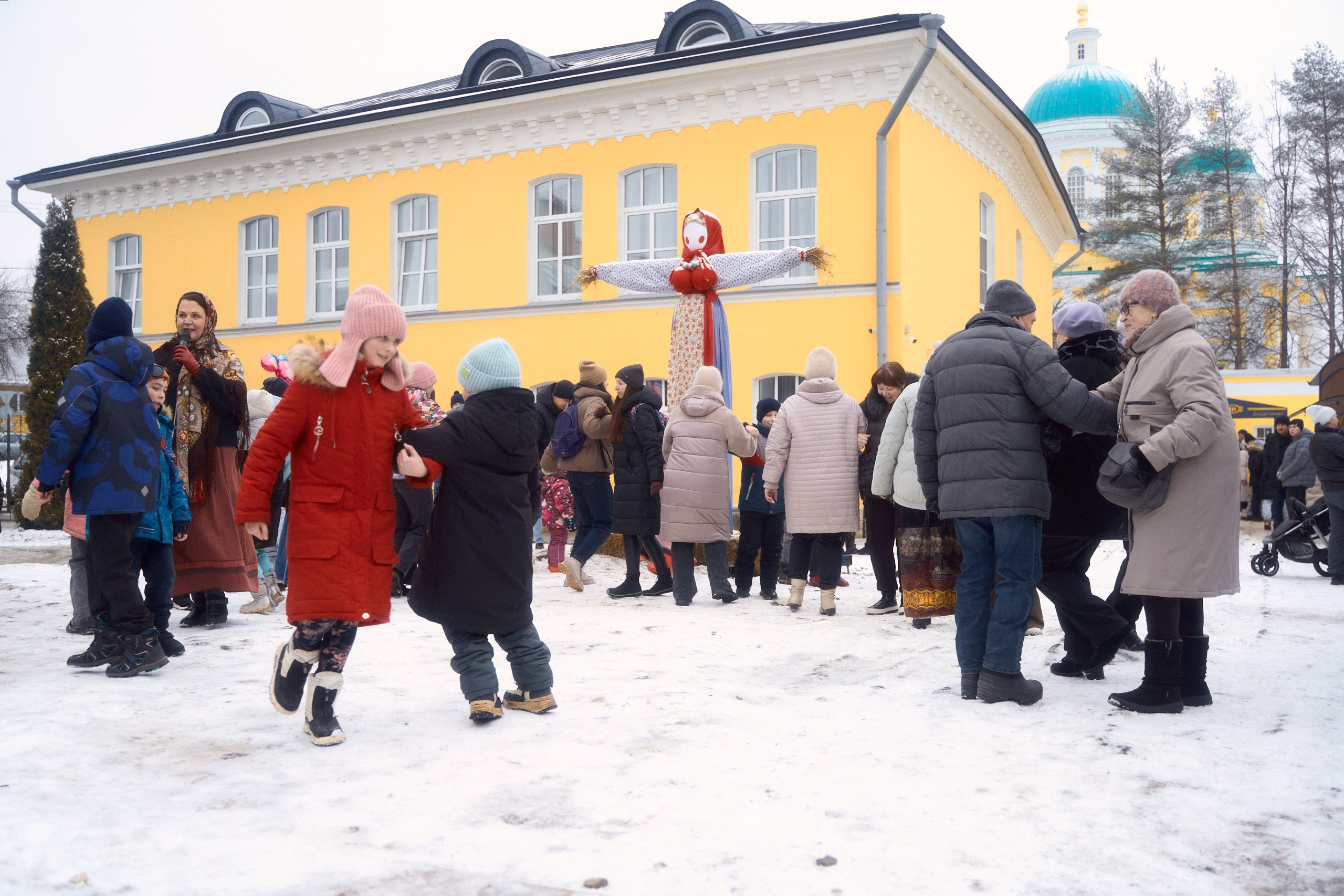 Масленица в Торжке 2 марта 2025 во дворе оникса