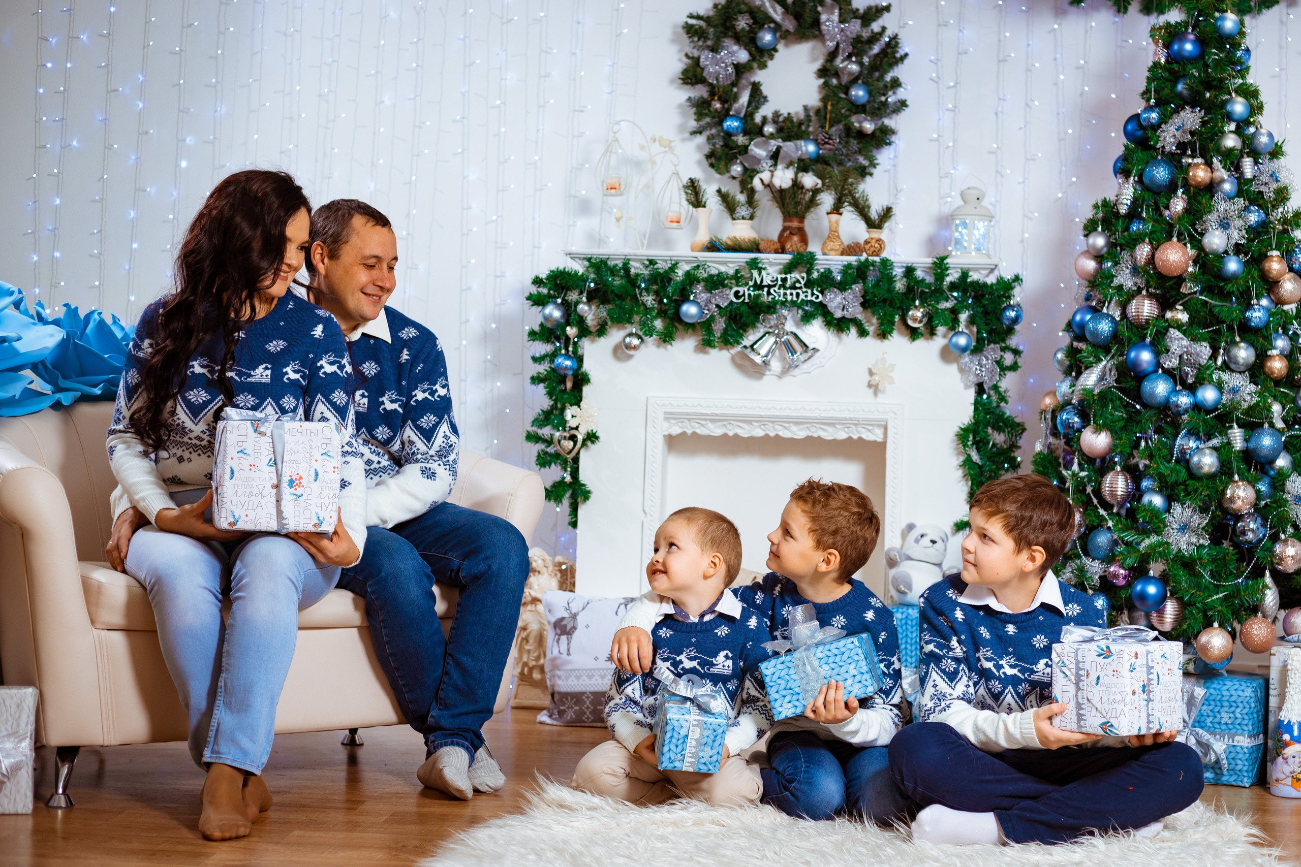 © Фотостудия "Олеся". Все права защищены. "Любое использование или копирование материалов или элементов дизайна сайта допускается только с разрешения правообладателя и со ссылкой на источник".