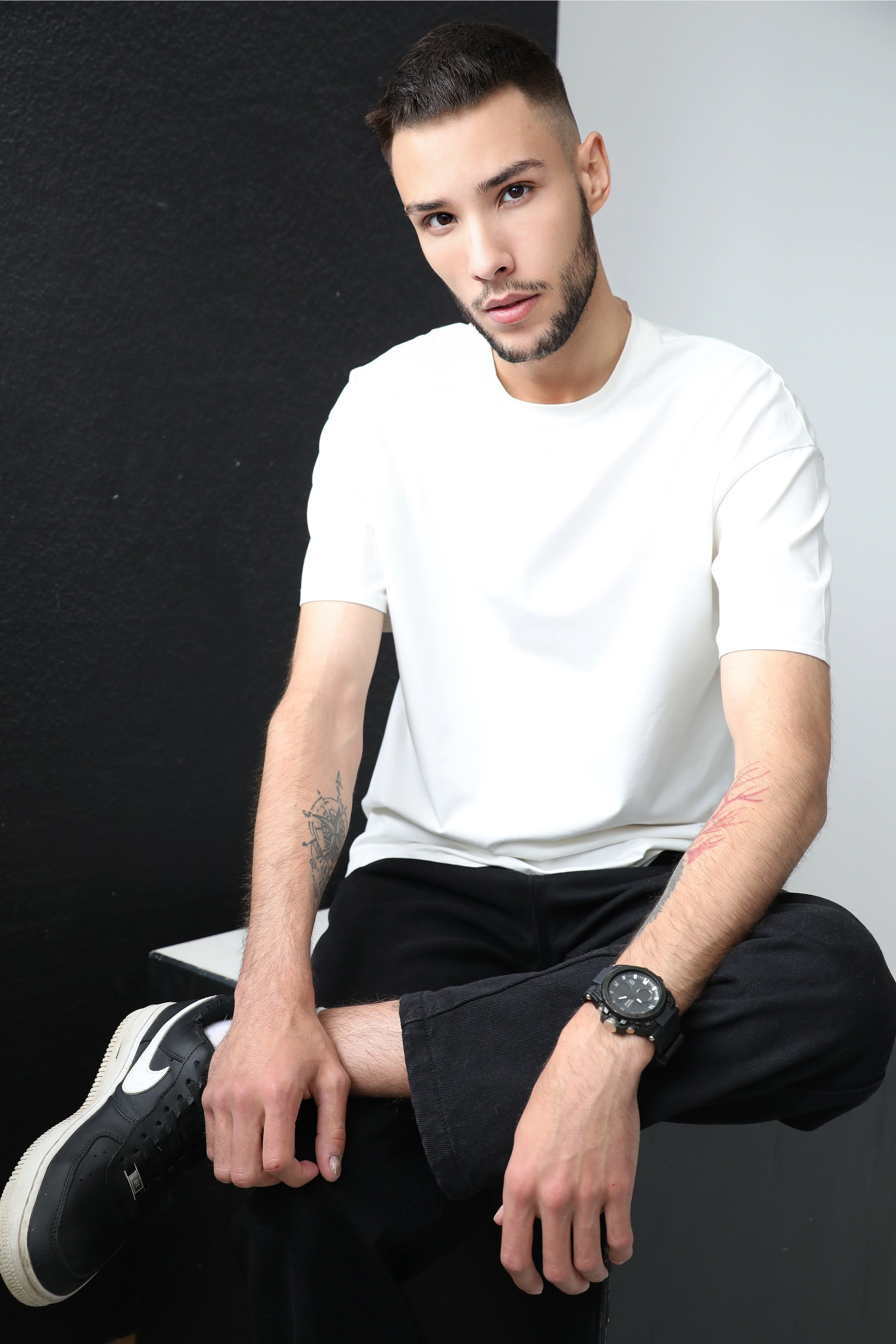 Руслан Ирназаров. Съёмка одежды для маркетплейсов и брендов Morozova Production