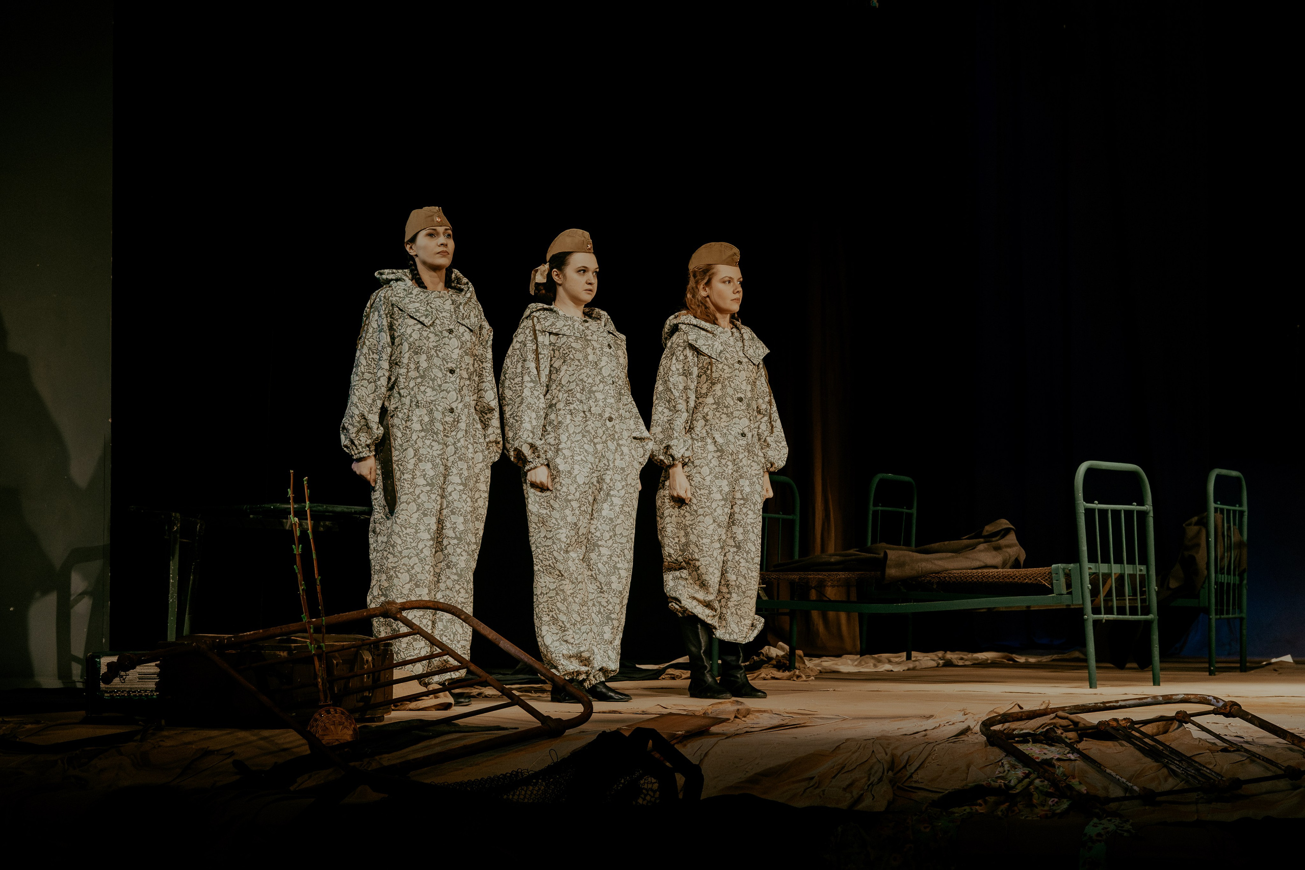 Театр Юного Зрителя " Не покидай меня». Фотограф Марк Файзулин