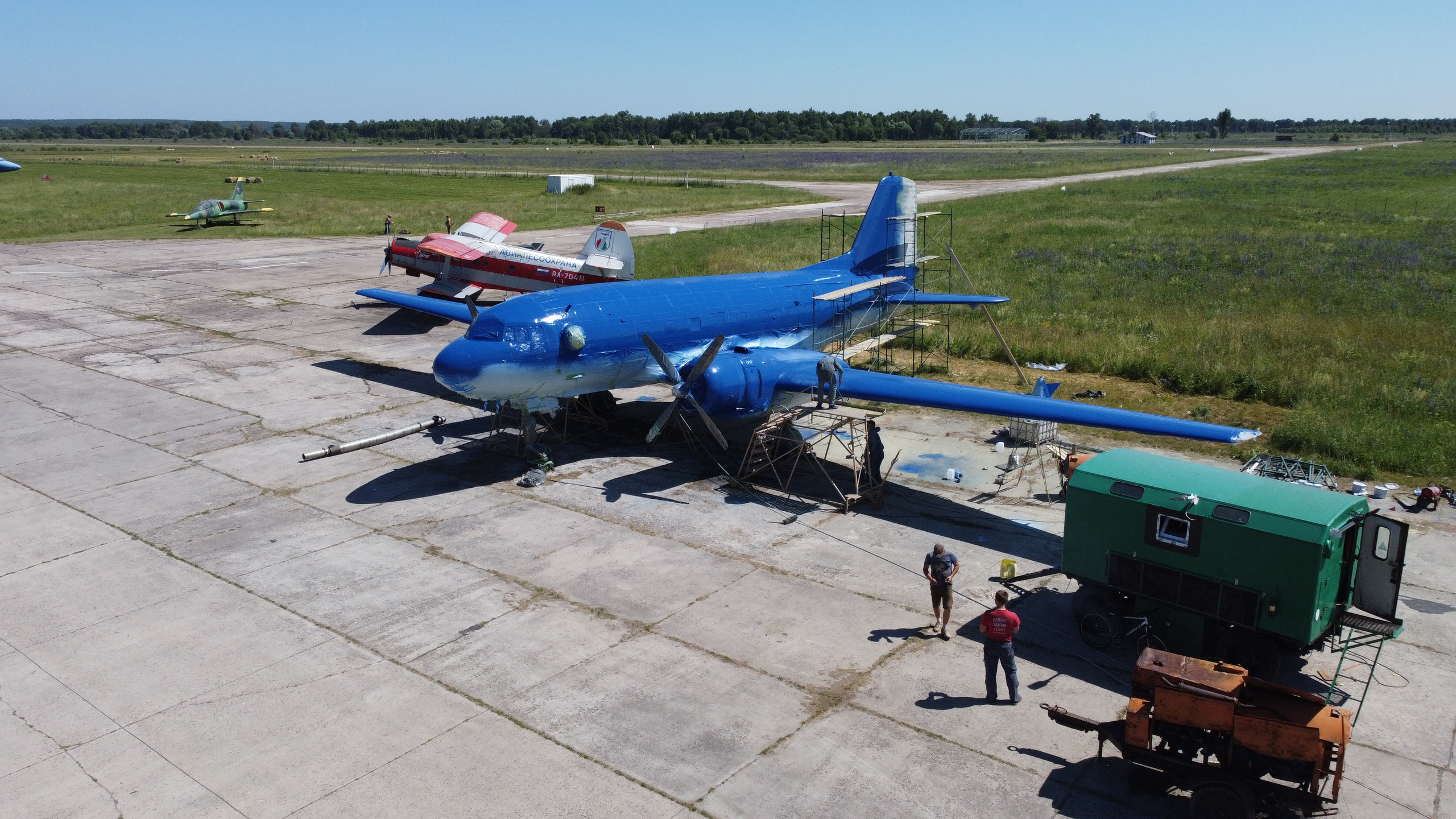 Ил-14Т «Голубая Мечта» — покраска (2022г). Фотоальбом показывающий увлекательный мир авиации и мир медведей Андрея Иванова