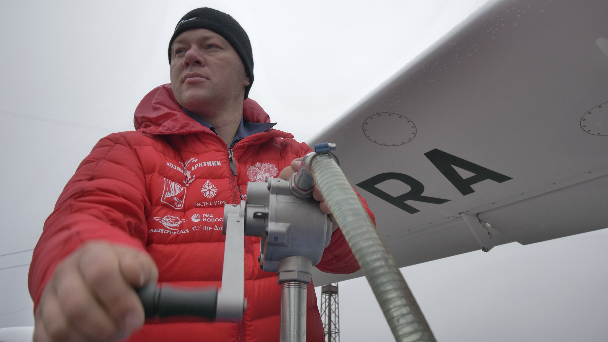 Амдерма — наука (2020 г.). Фотоальбом показывающий увлекательный мир авиации и мир медведей Андрея Иванова