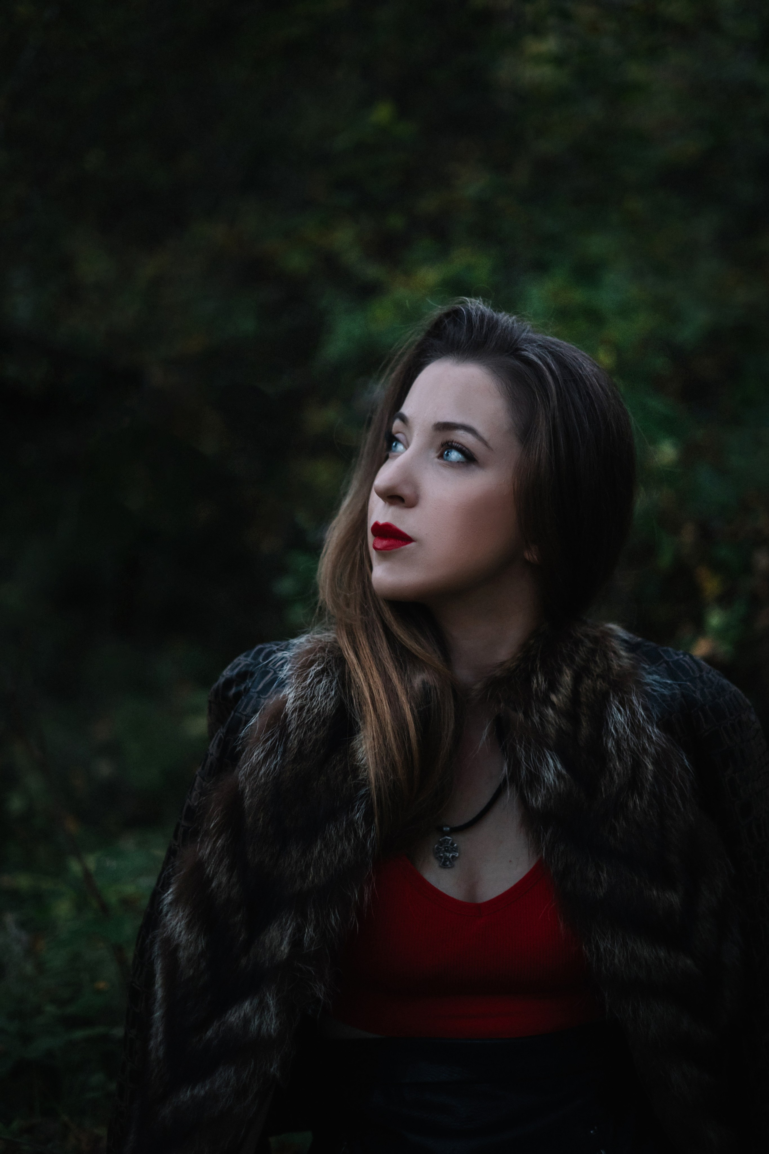 Евгения в лесу. Сказочный фотограф для Вас и Вашей семьи