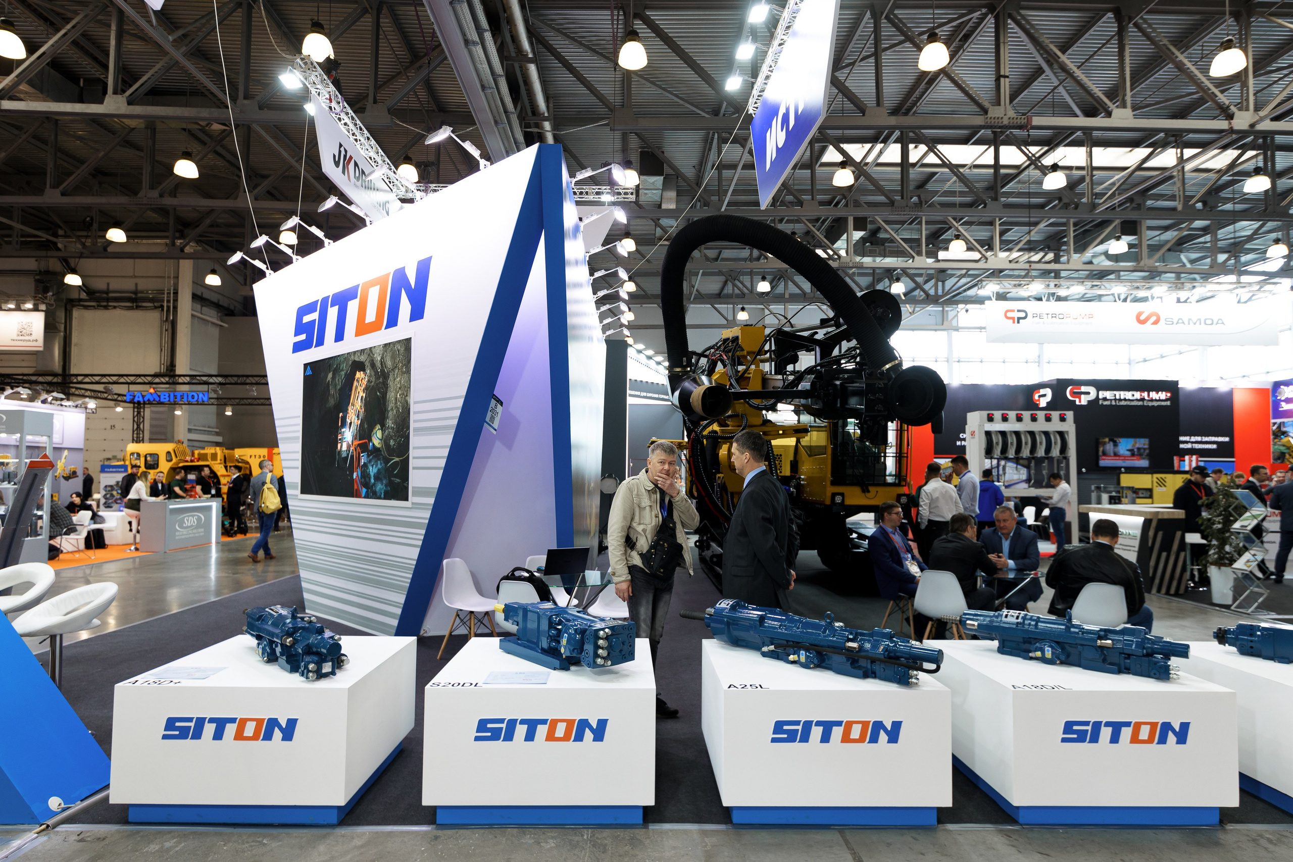 Выставка компании «Инстройтехком». Репортажный фотограф Семён Борисов | Москва