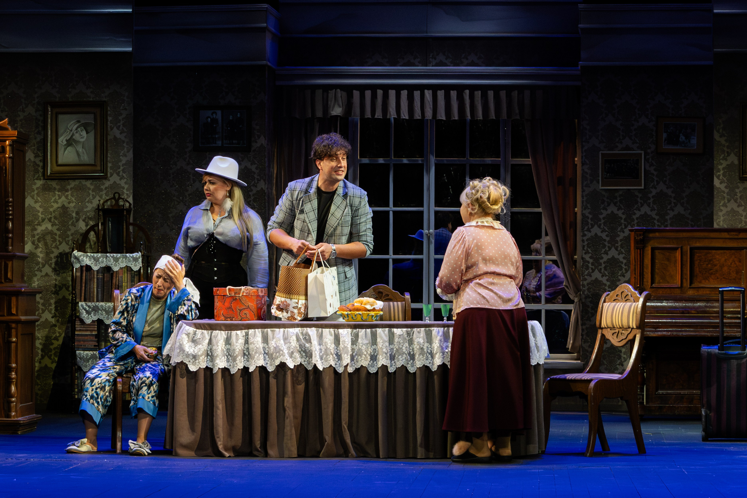 Театр Юного Зрителя «Отчаянные Тетки». Фотограф Марк Файзулин