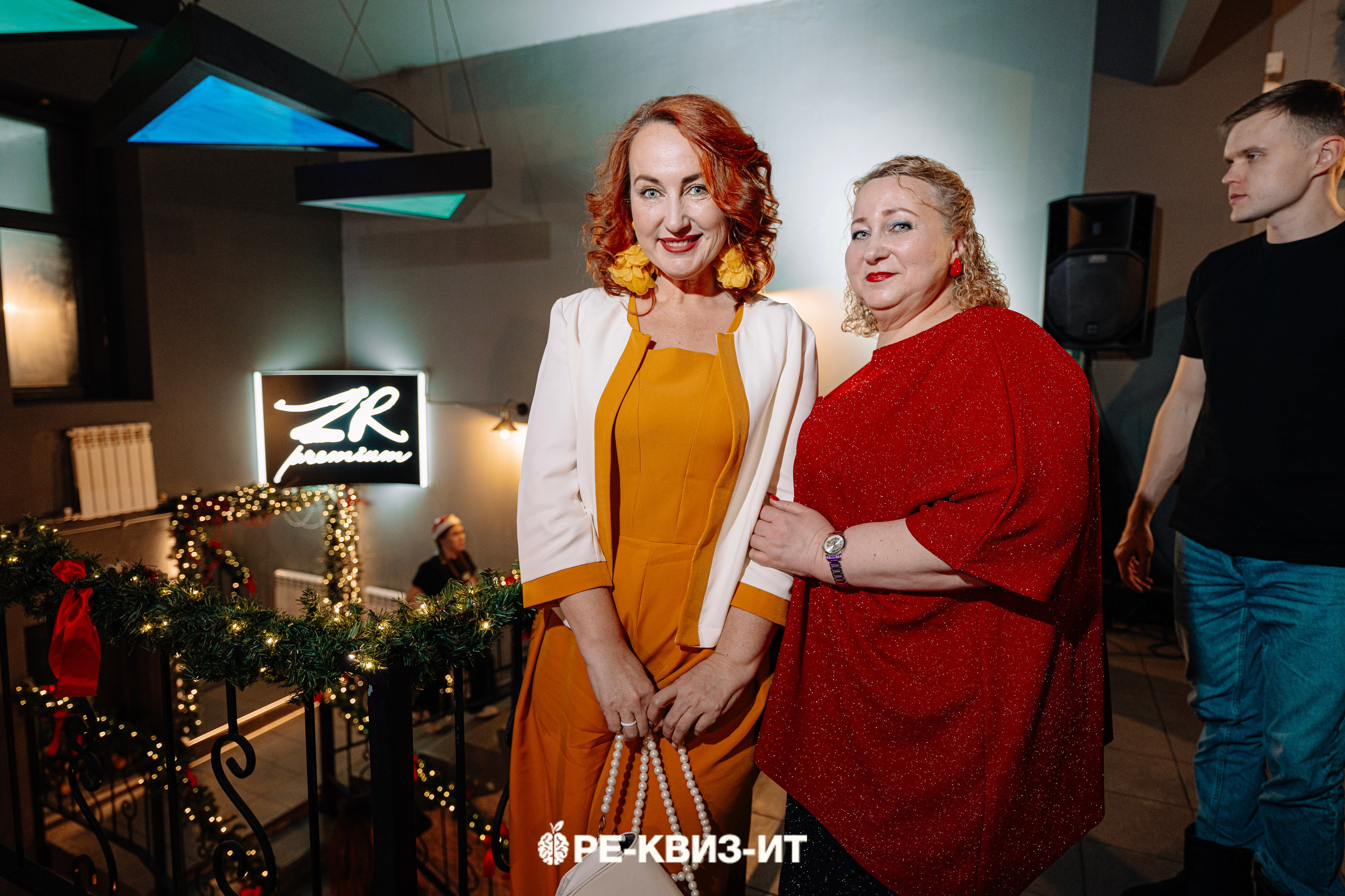 Реквизит — квиз в Зеленодольске и Волжске ZR cafe. Свадебный фотограф в Казани, и Зеленодольске Радик Мухаметов