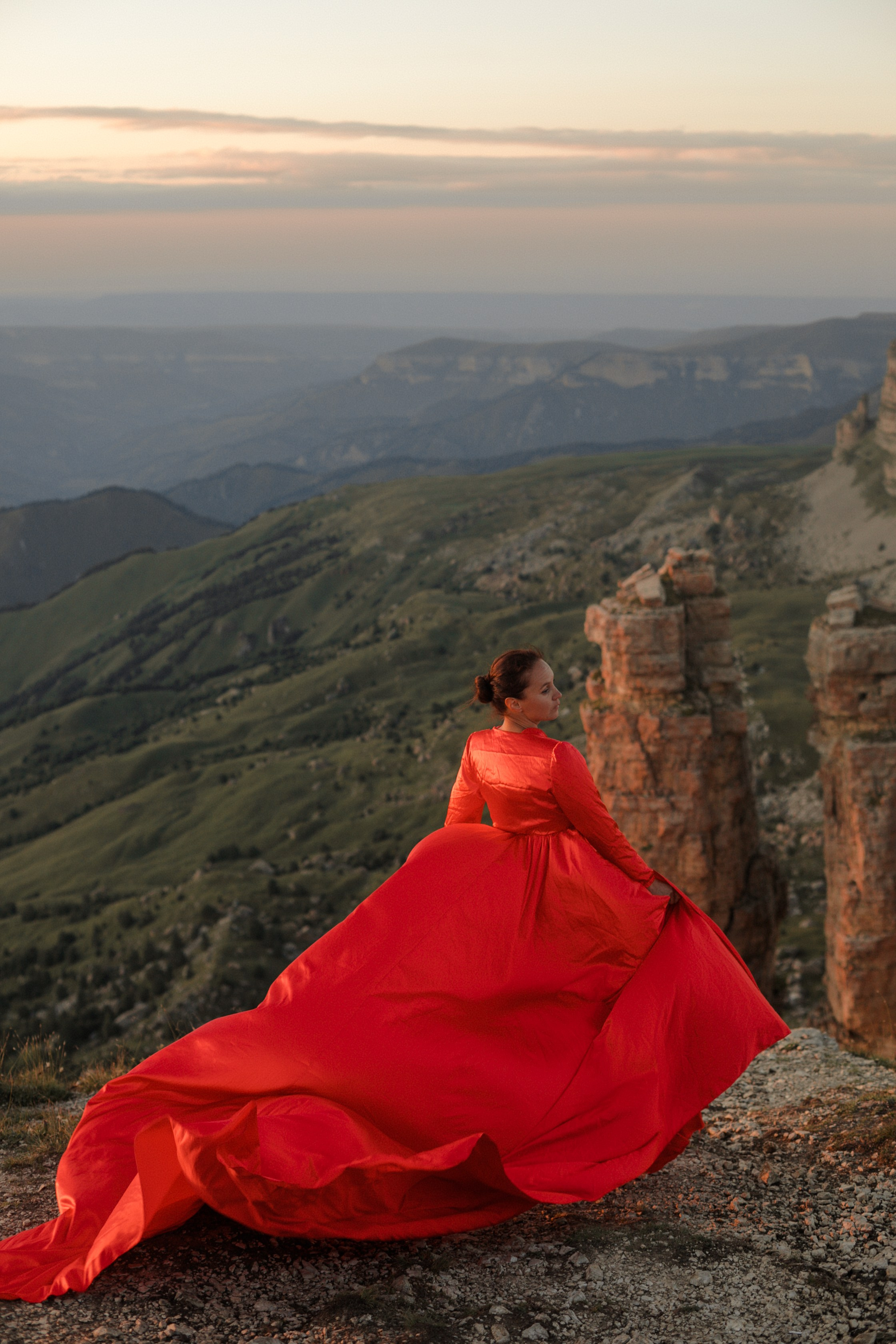  фотосессия в горах· фотограф в горах кавказа· семейная фотосессия в горах· свадебная фотосессия в горах· фотосессия на эльбрусе· фототур в горы· фотограф на природе· фотосъемка в стиле натура· портрет на природе· выездная фотосессия