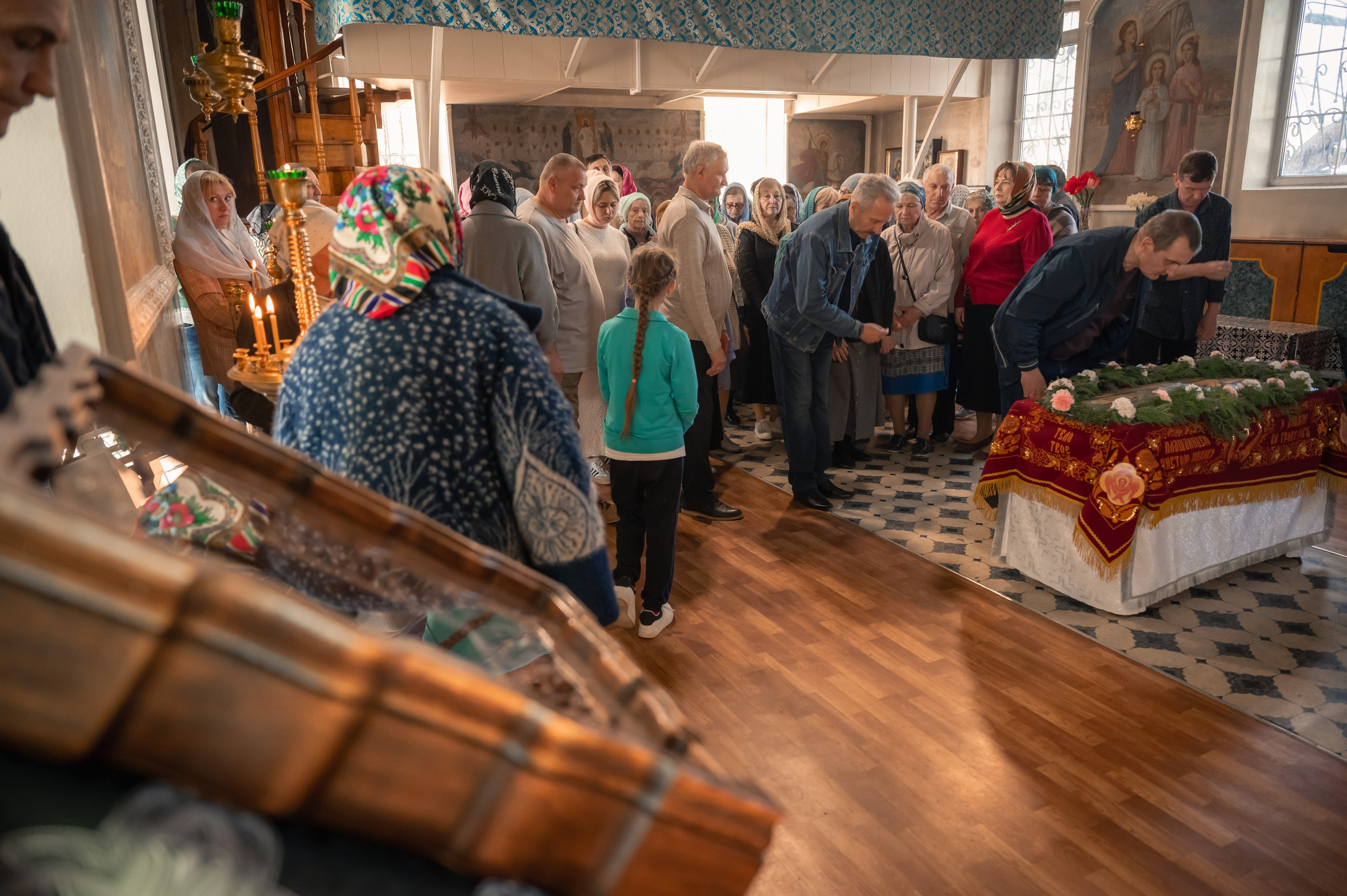 Великая Пятница — Храм свт. Николая Чудотворца, г. Зерноград. Антон и Татьяна Денисенко — В храме