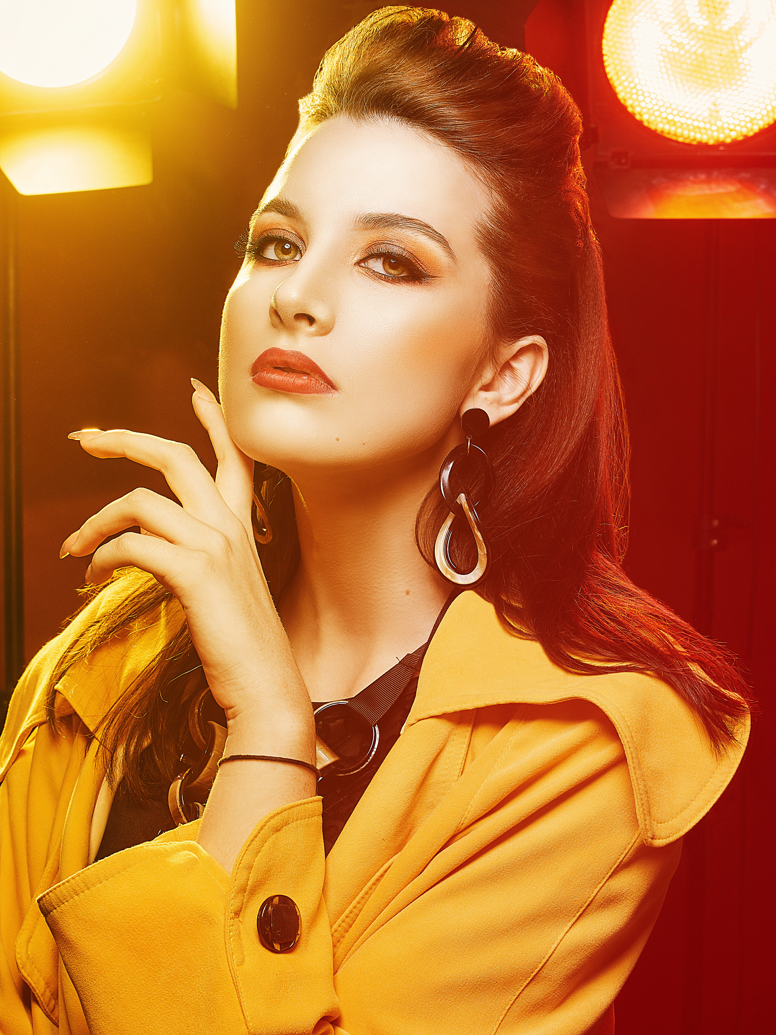 90-е. Студийный, семейный, свадебный, фэшн и ню фотограф в Астрахани, производство выпускных альбомов. Руслан Кондрашин