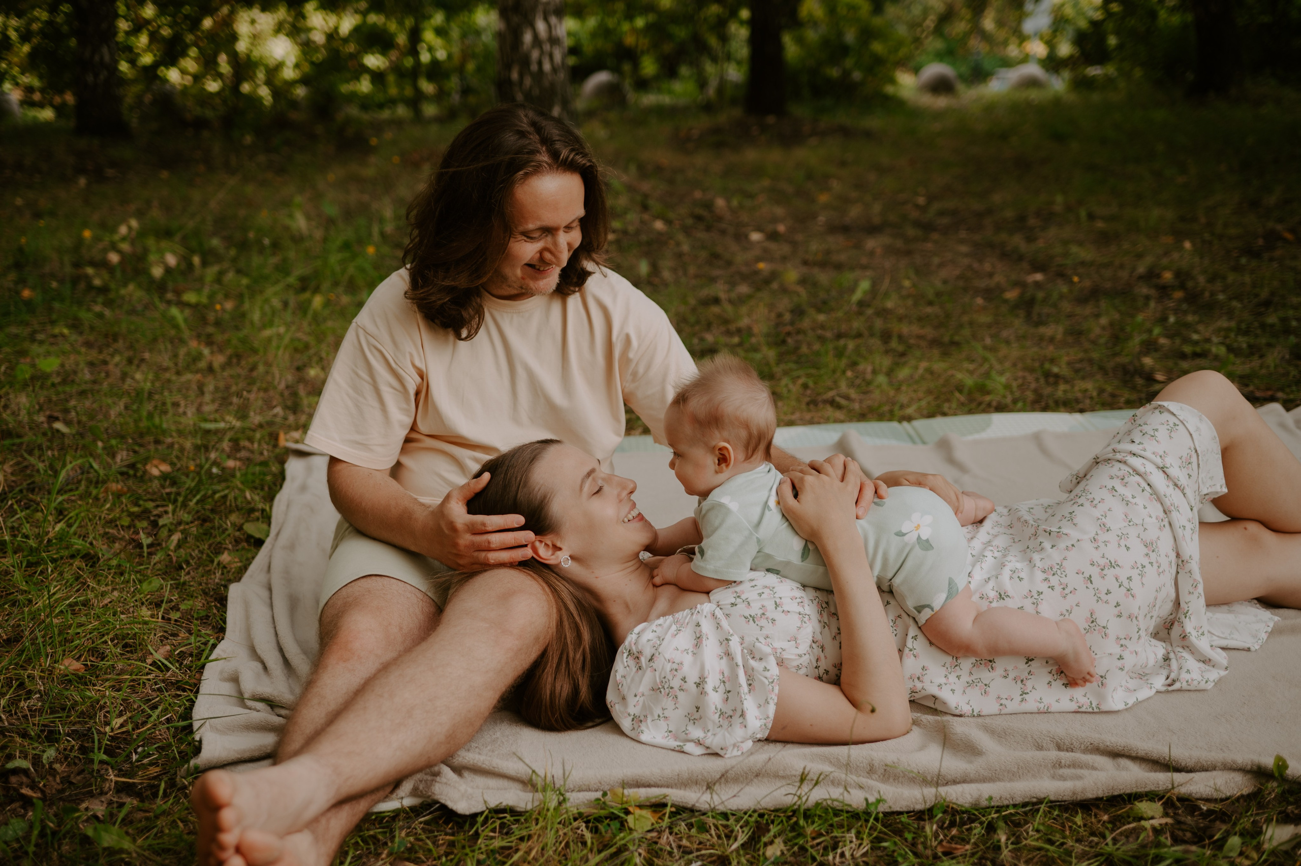 Пикничок втроем. Свадебный, репортажный и семейный фотограф в Москве Арина Зак