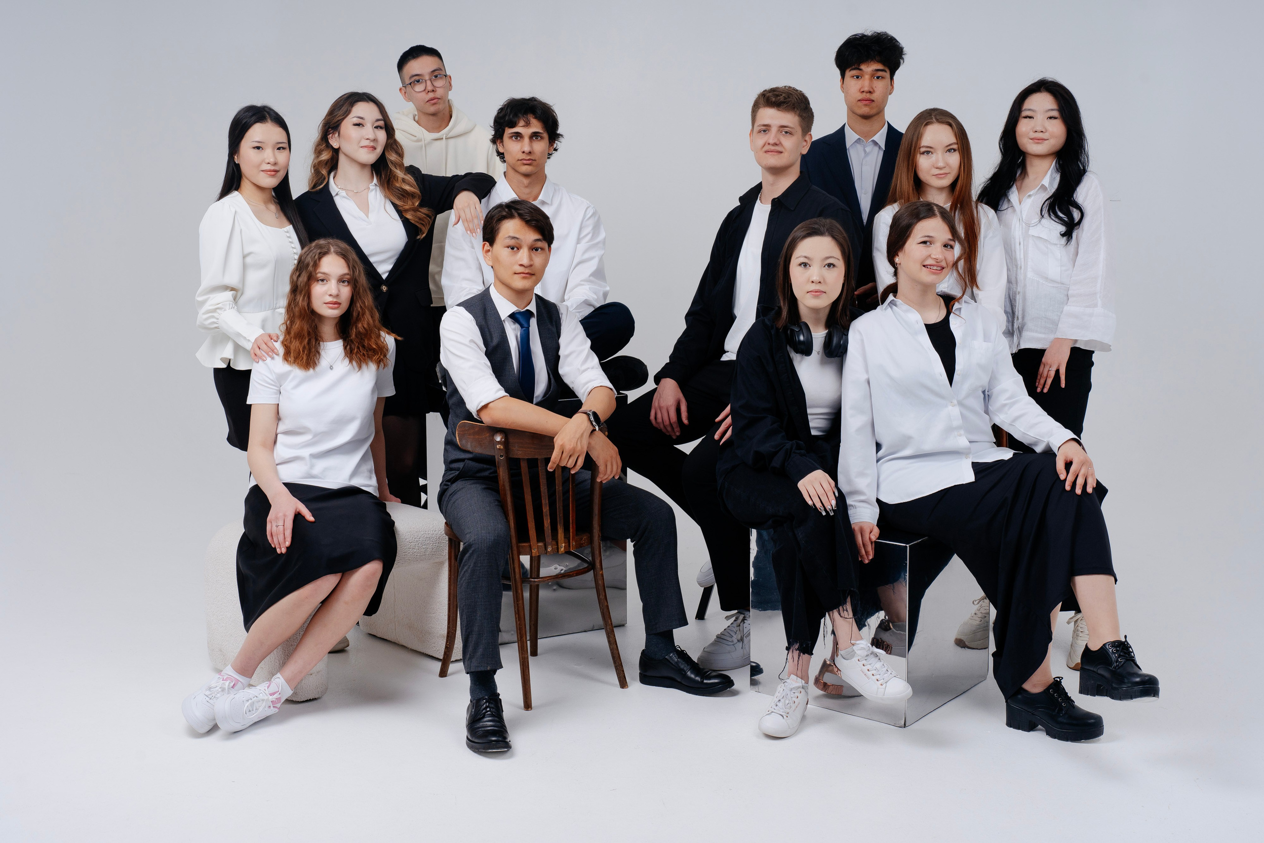 Общие кадры в студии. Выпускные альбомы в Нур-Султане (Астана) и по всему Казахстану