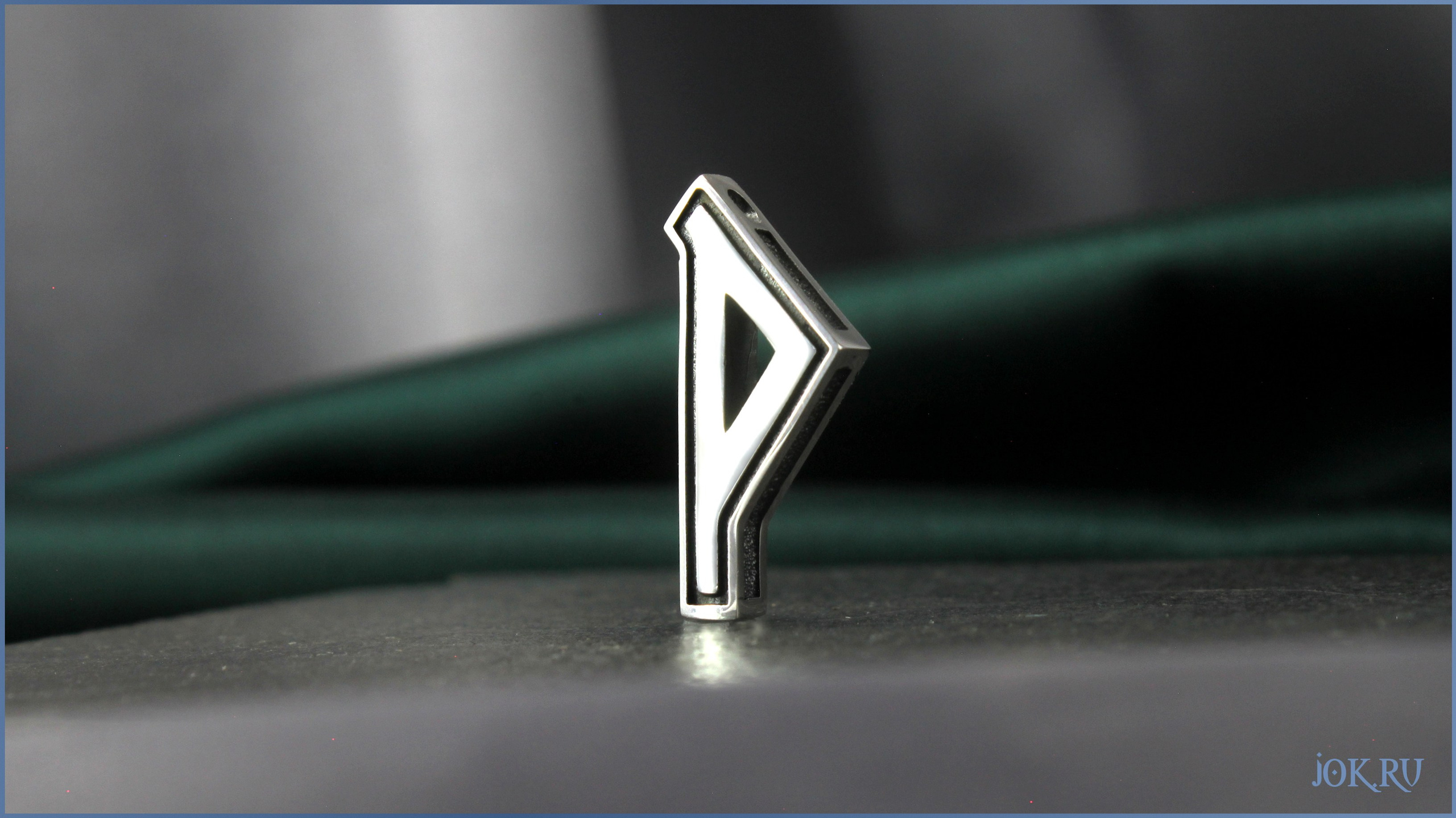 Украшения с рунами на заказ – индивидуальный дизайн в Joker-Studio