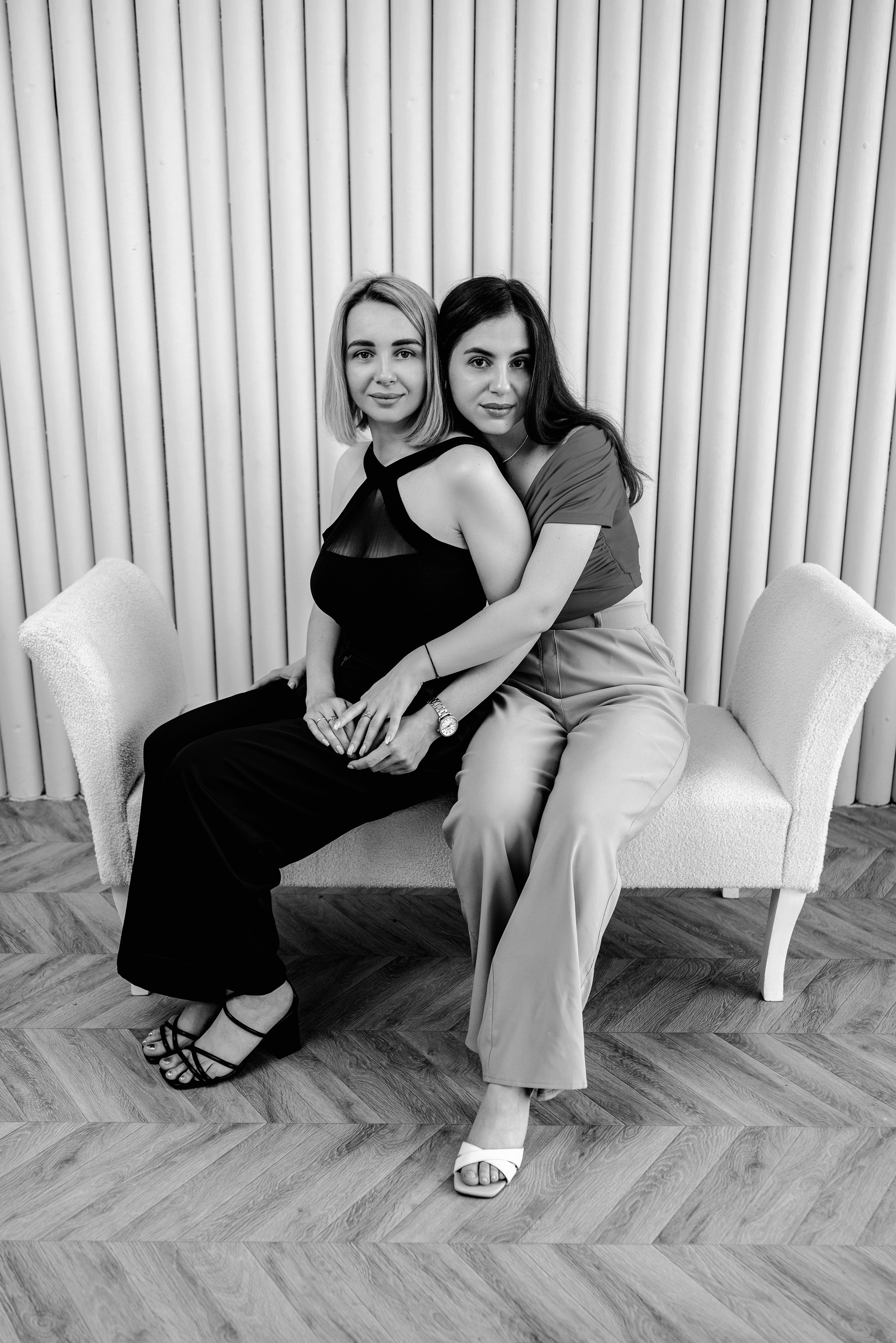 ве сестры Даша и Лиза в фотостудии Арта. Фотограф Ольга Сагал