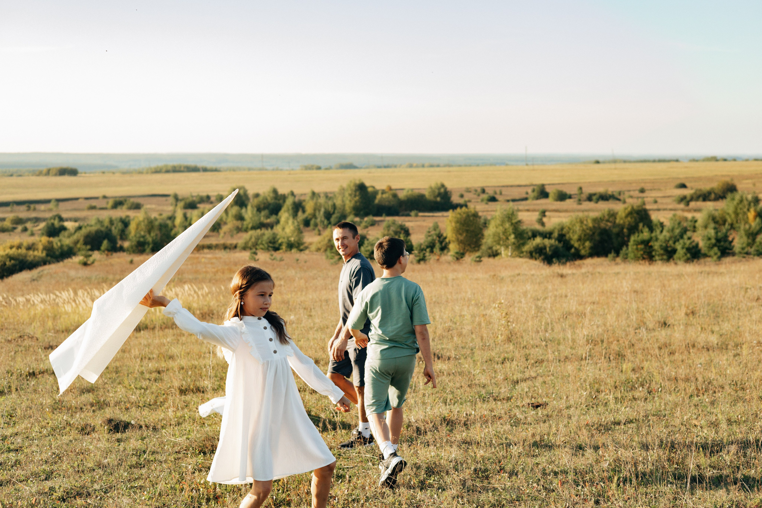 Юля, Илья, Полина, Сергей. Ваш фотограф