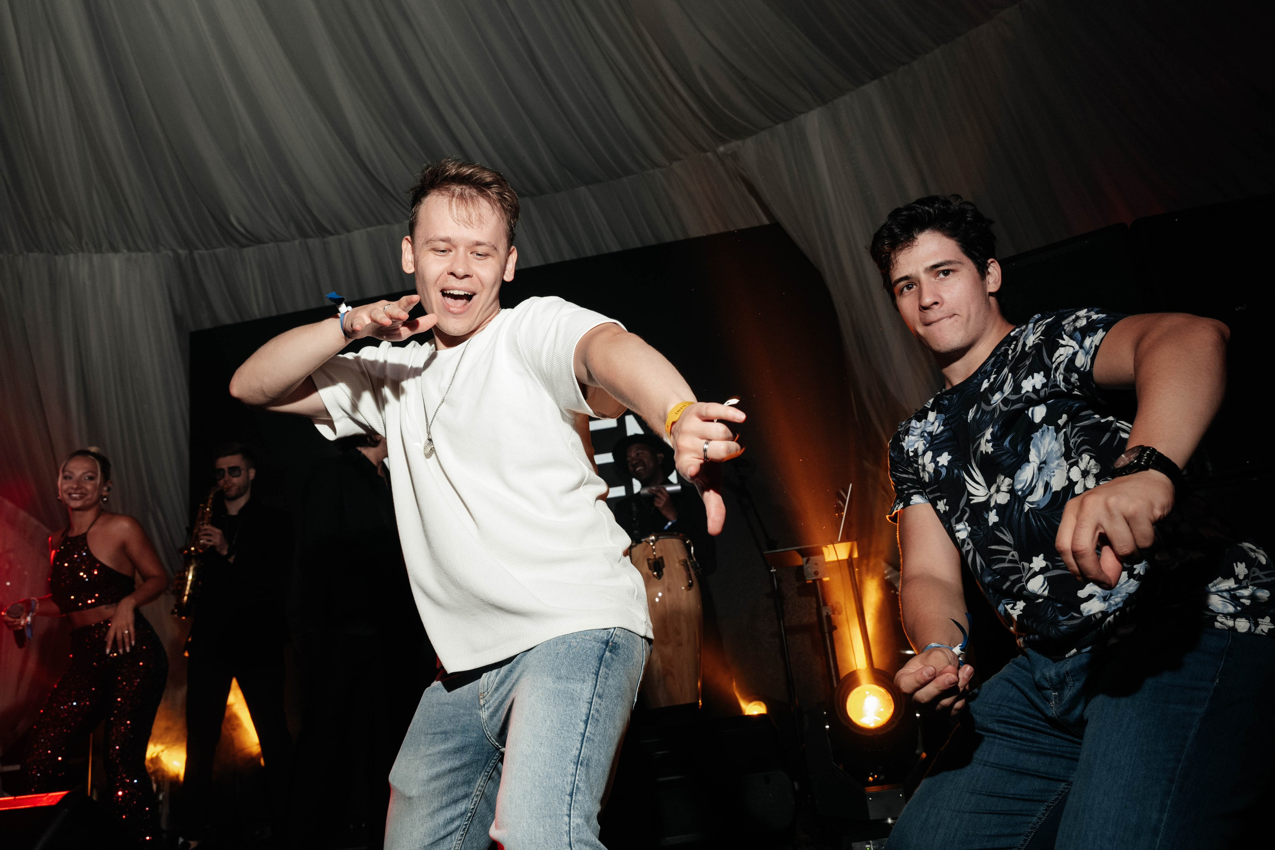 Бери заряд. Свадебный фотограф Москва Александра Аверкова