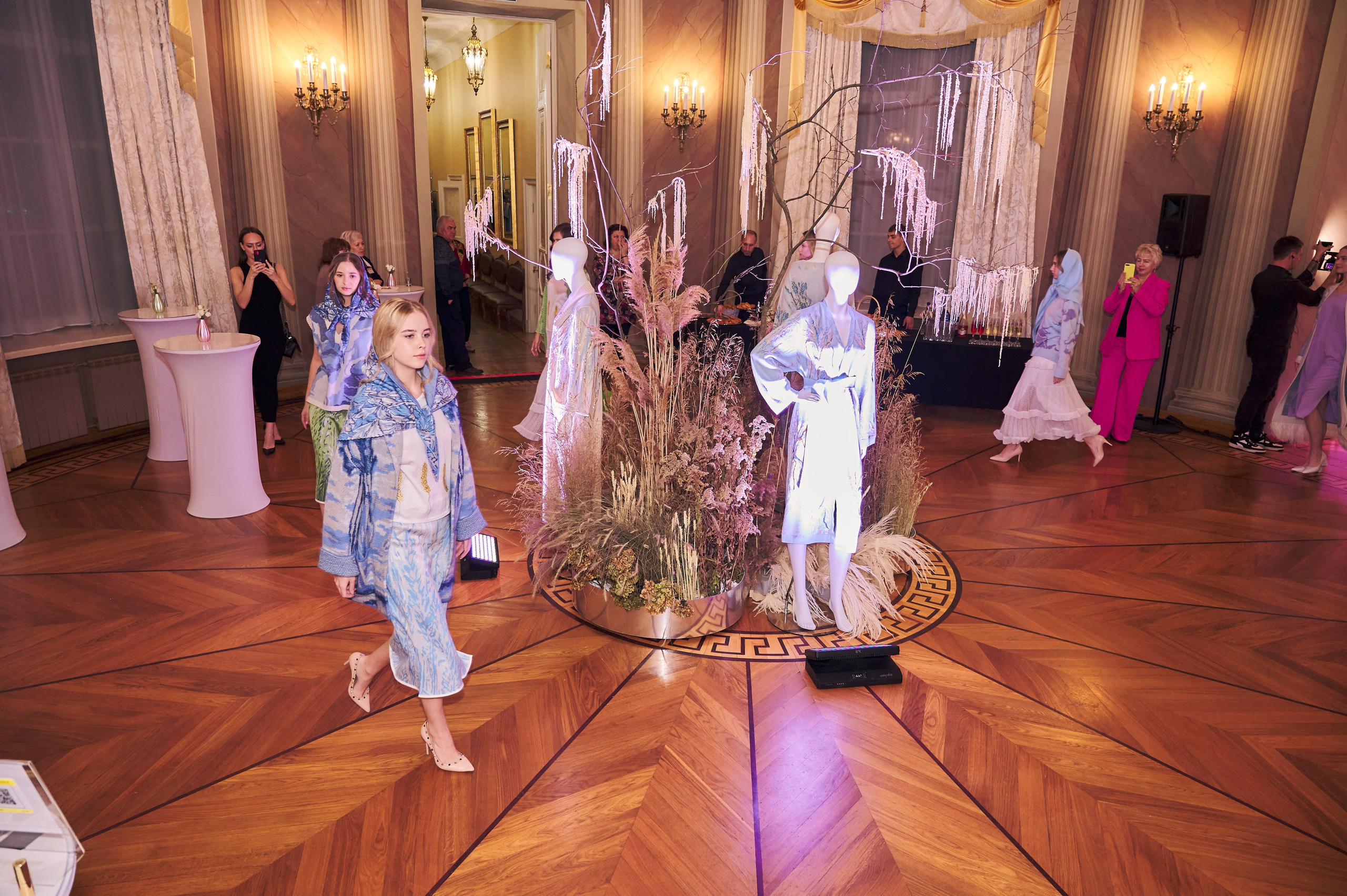 21.09.22 Люблино — Показ коллекции платьев. Никита Хохловский фото и видео продакшн