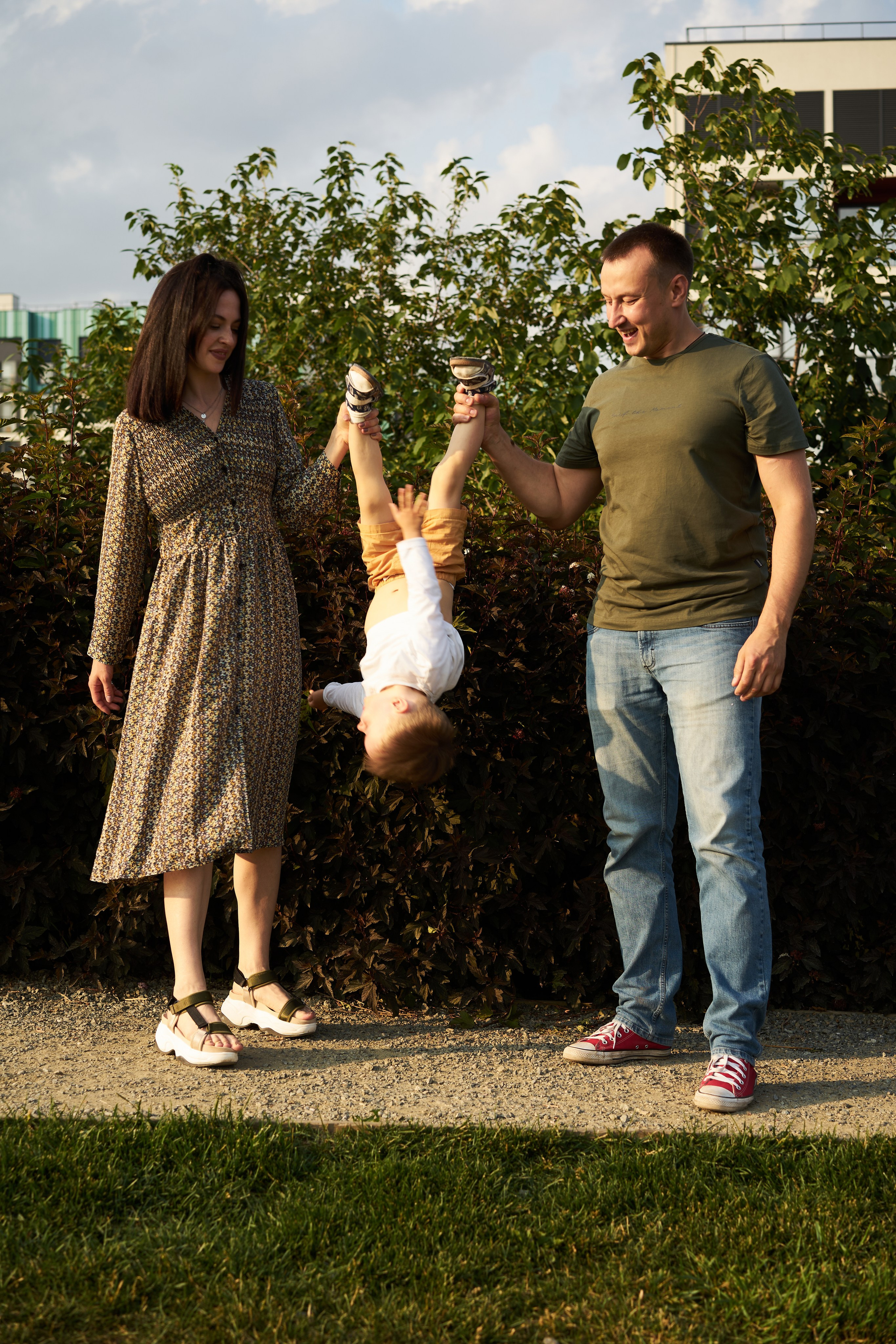 Семейная фотосессия летом в парке. Фотограф Екатеринбург Кокшарова Александра