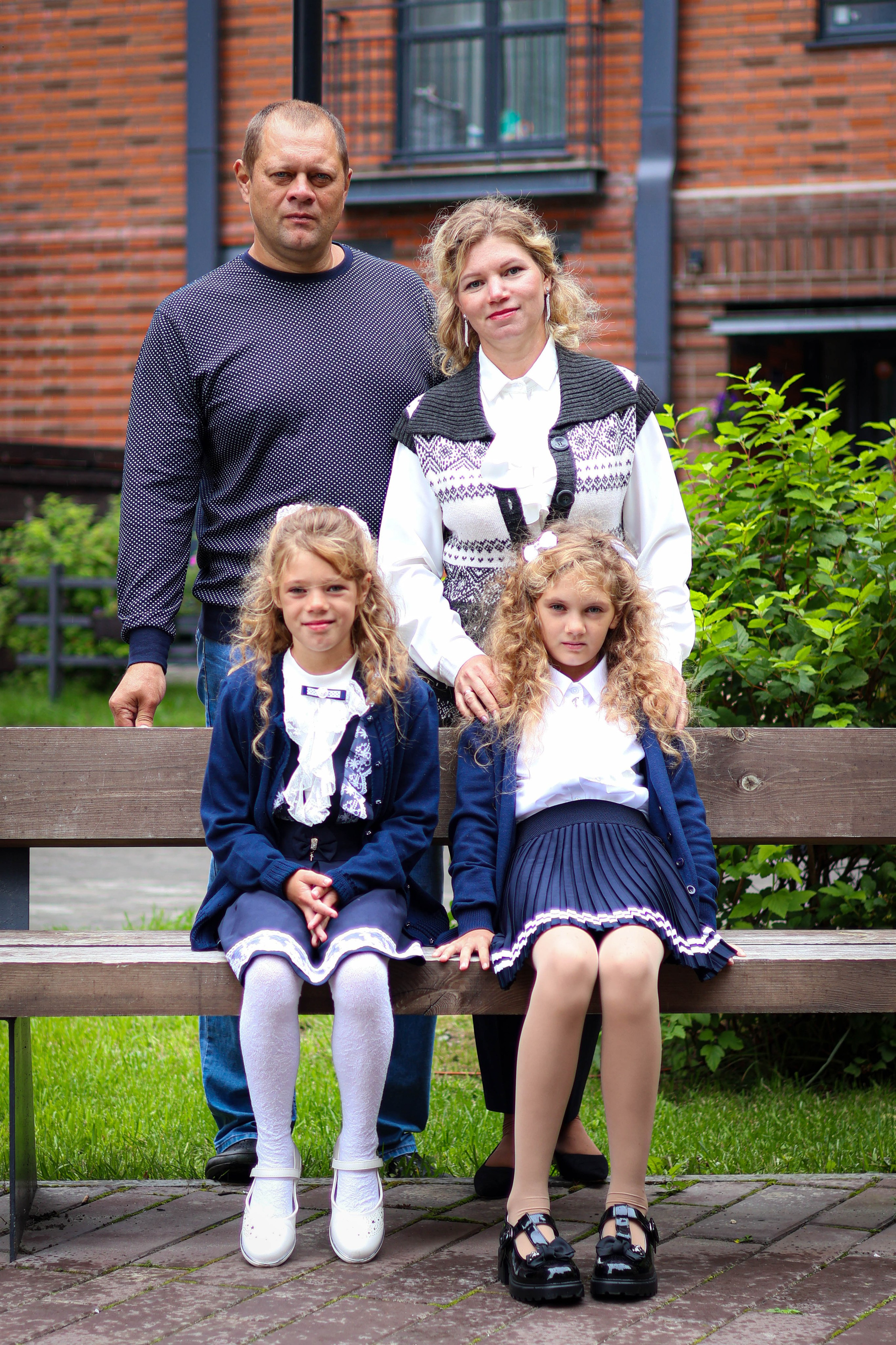 Семейная фотосессия возле ЖК. Mintonov's Film Studio