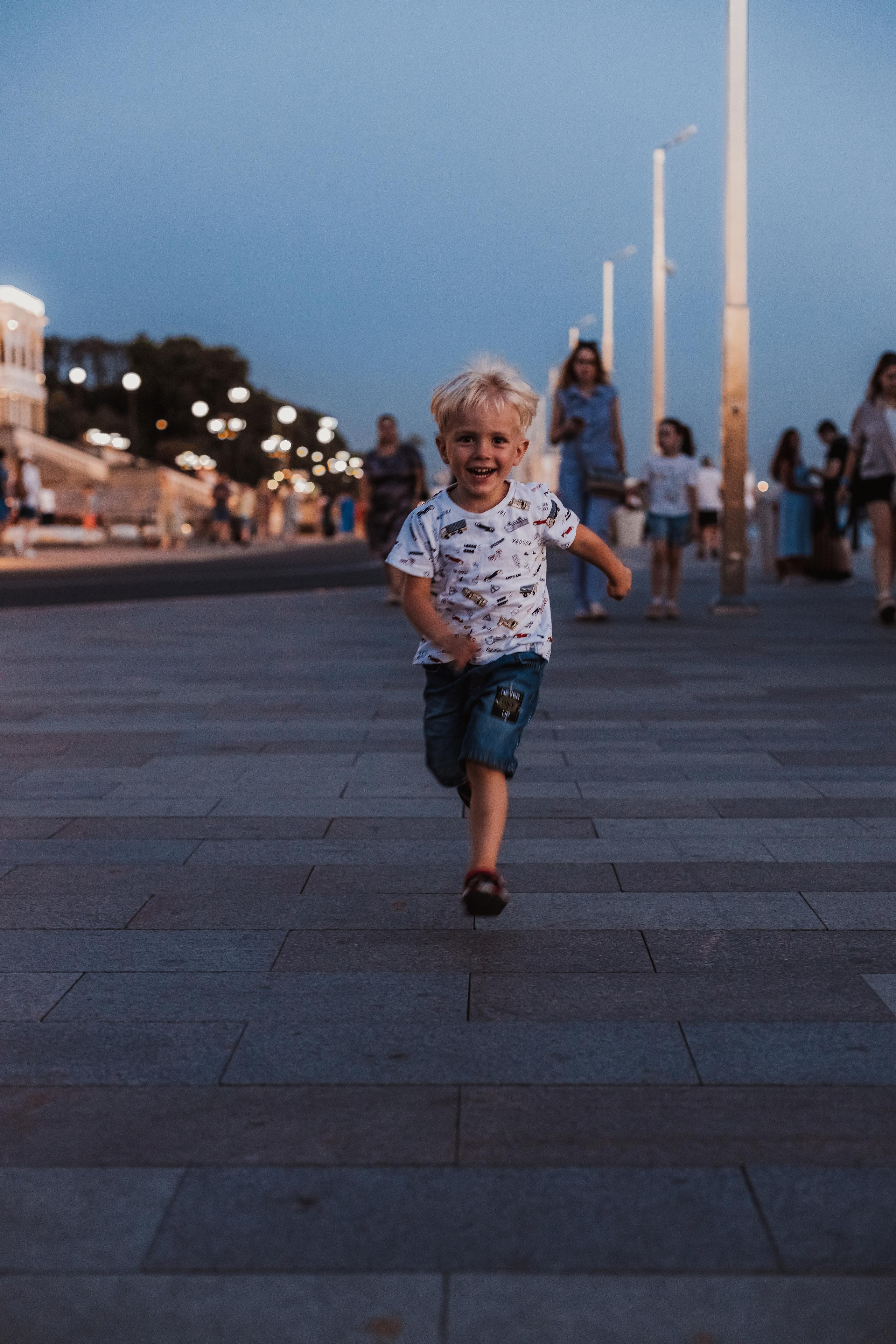 На закате в порту. Мариам Багдасарян