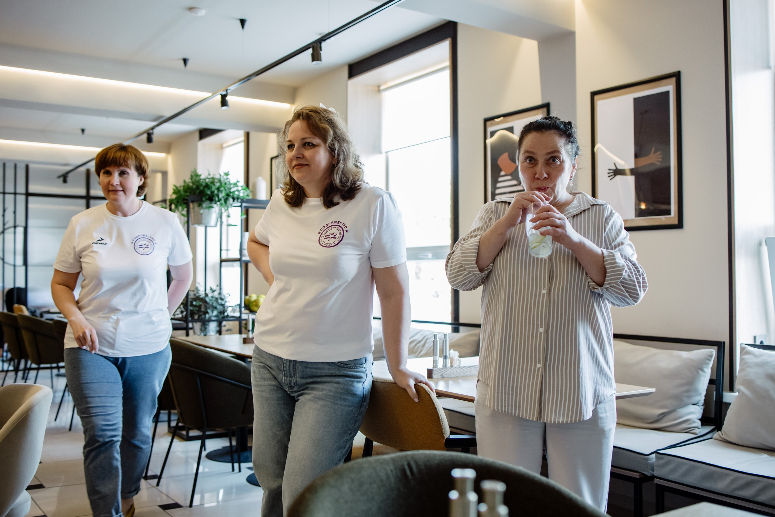 Репортажные фото съёмки клипа от родителей выпускникам. Свадебный фотограф в Воронеже Александр Работкин