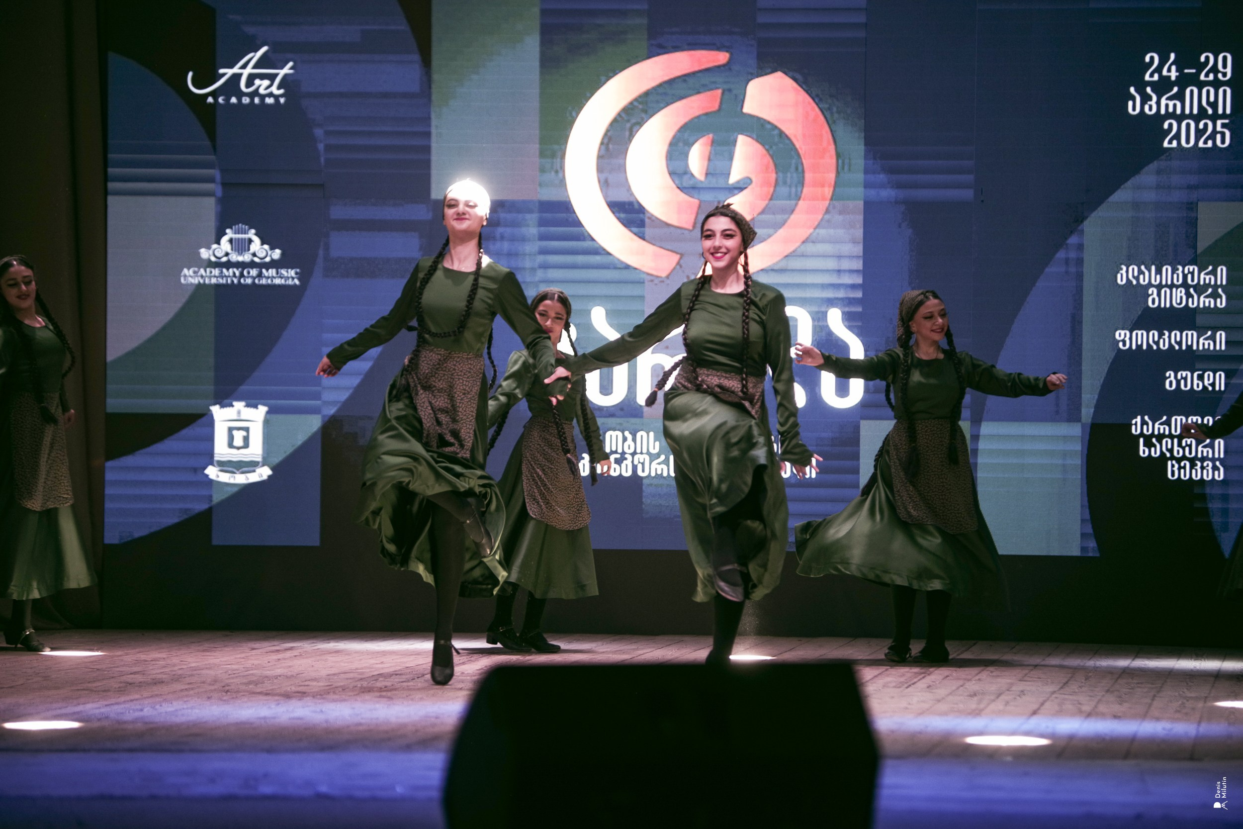 Танцы в Хоби. Портретный фотограф Денис Милютин