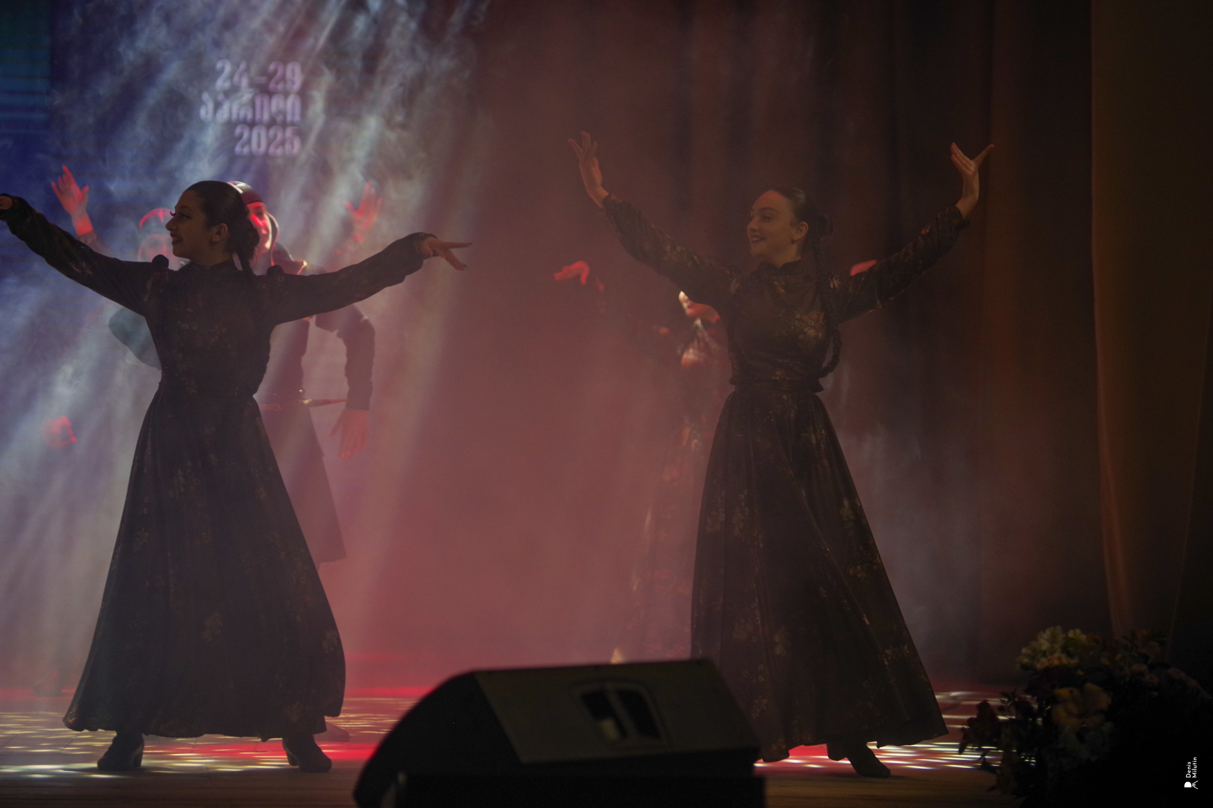 Танцы в Хоби. Портретный фотограф Денис Милютин