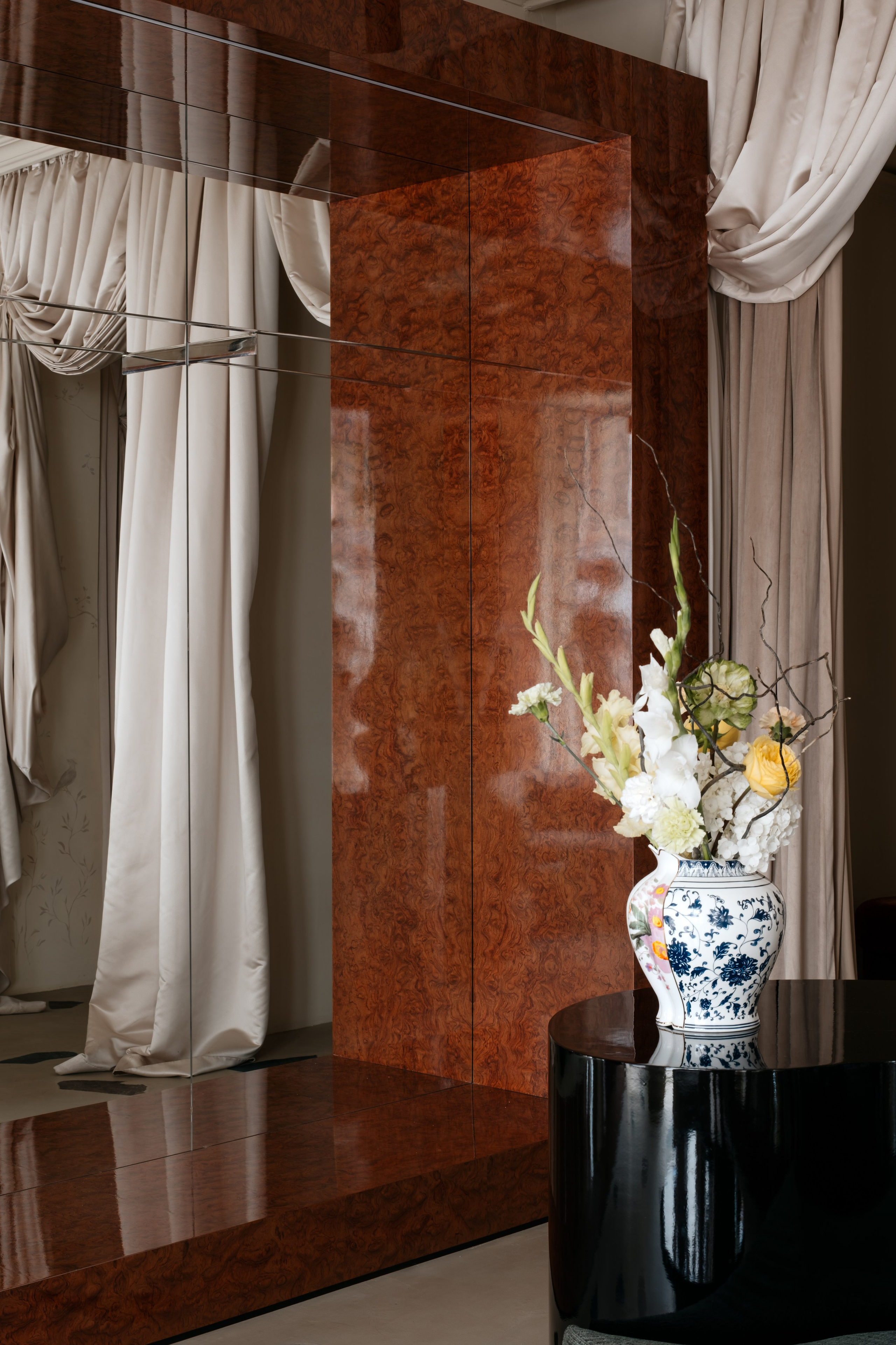 Way Camelia Boutique. Ekaterina Symidi. Interior Photographer