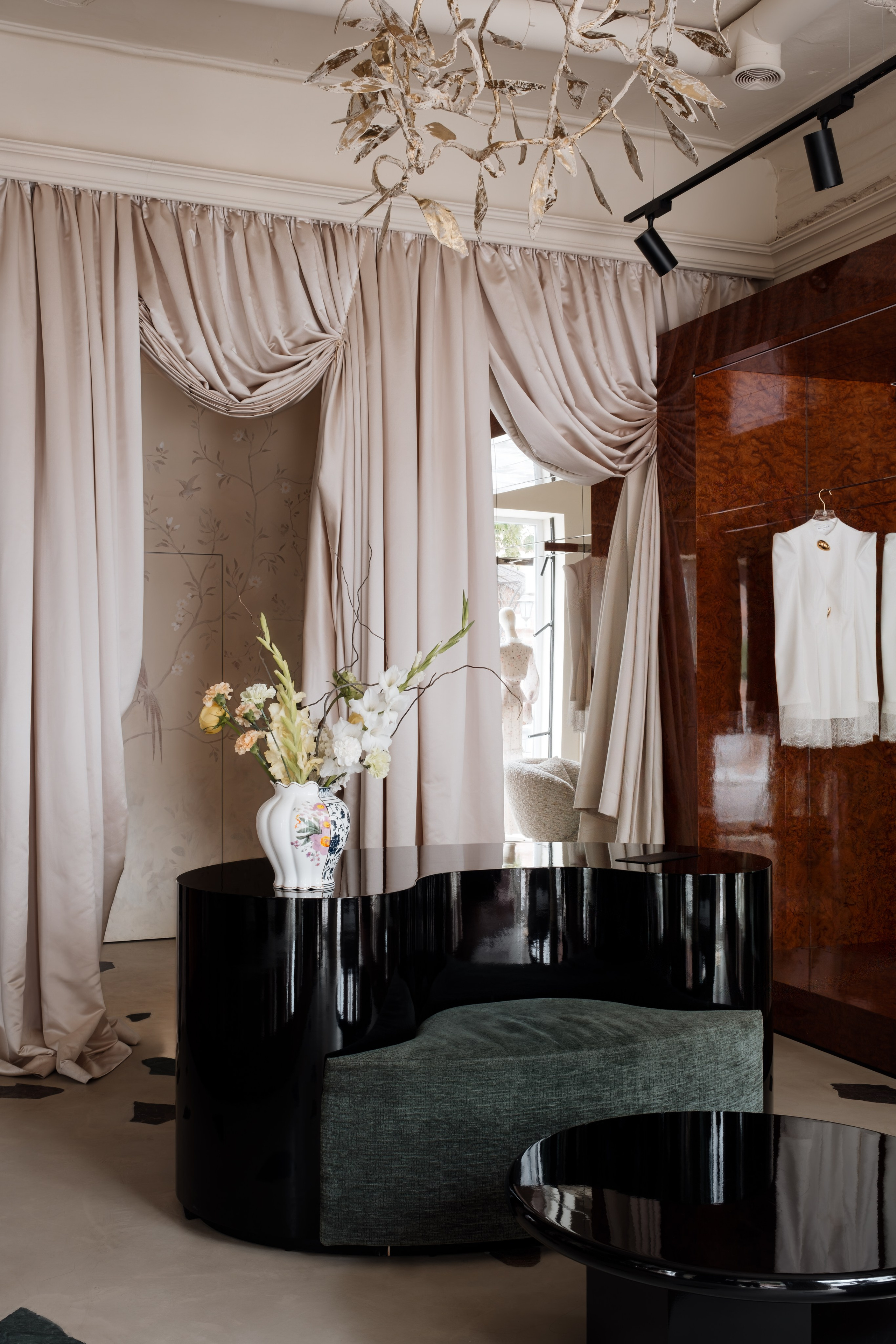 Way Camelia Boutique. Ekaterina Symidi. Interior Photographer