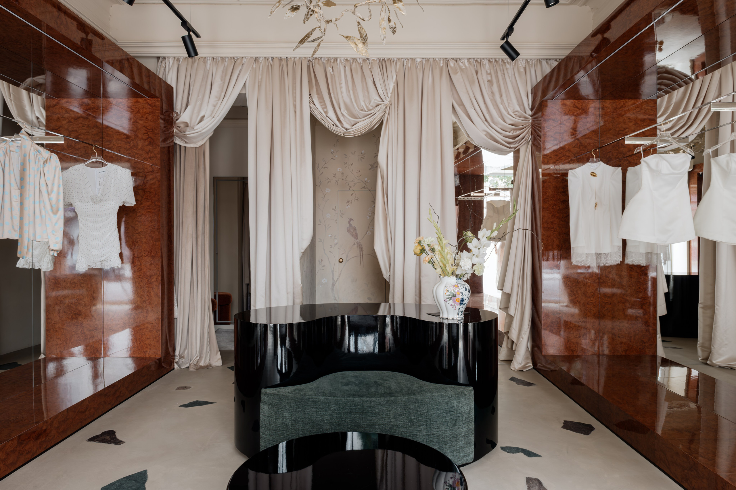 Way Camelia Boutique. Ekaterina Symidi. Interior Photographer