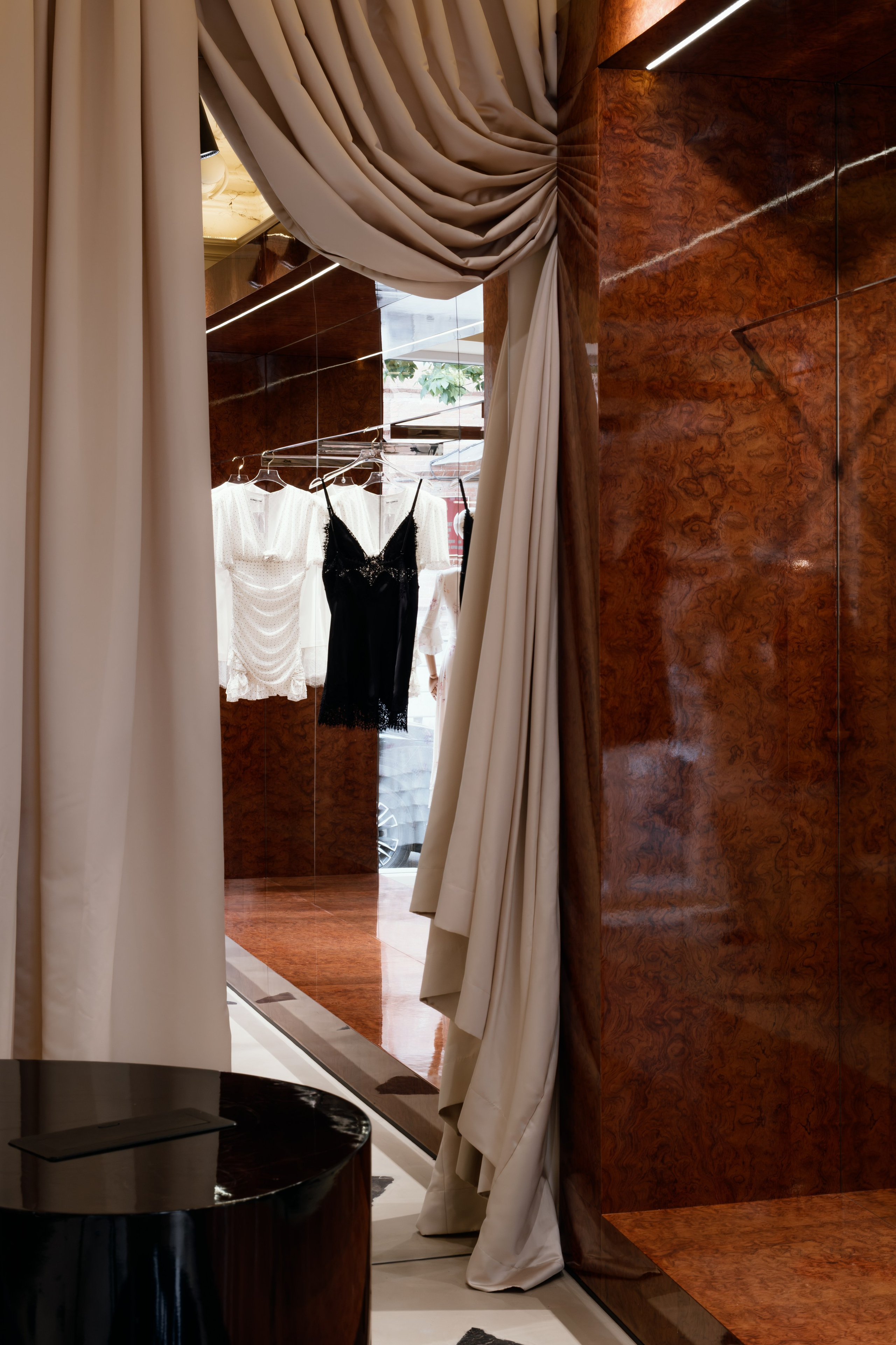 Way Camelia Boutique. Ekaterina Symidi. Interior Photographer