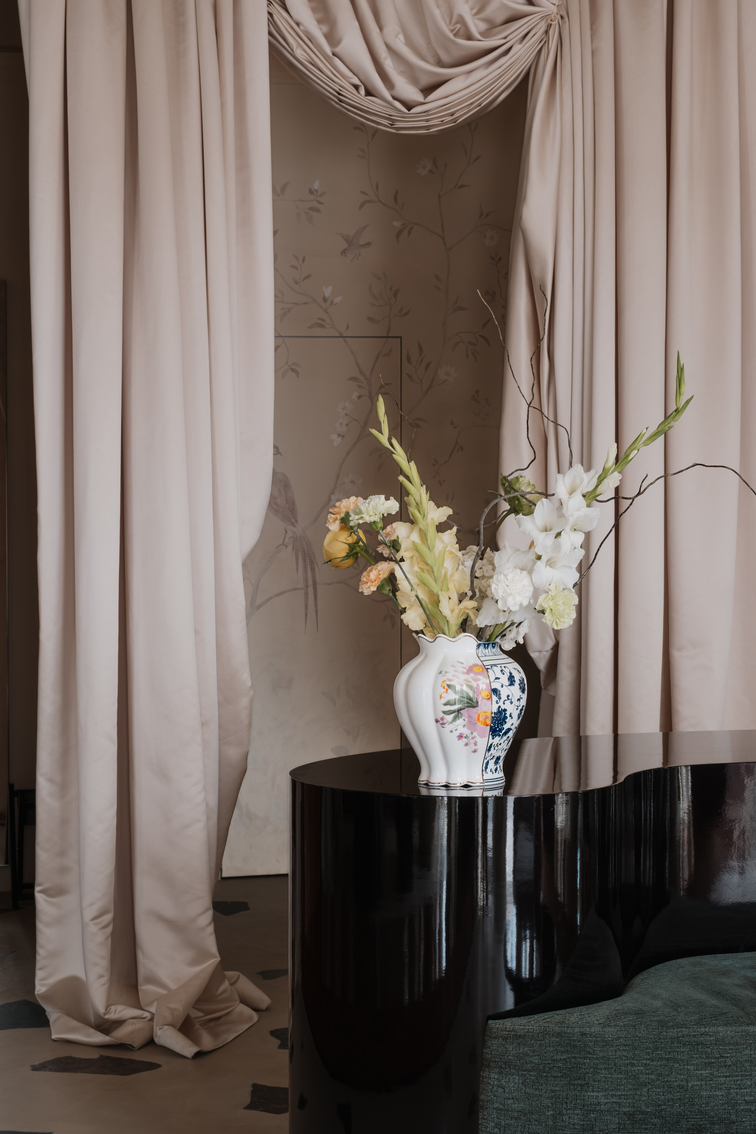 Way Camelia Boutique. Ekaterina Symidi. Interior Photographer