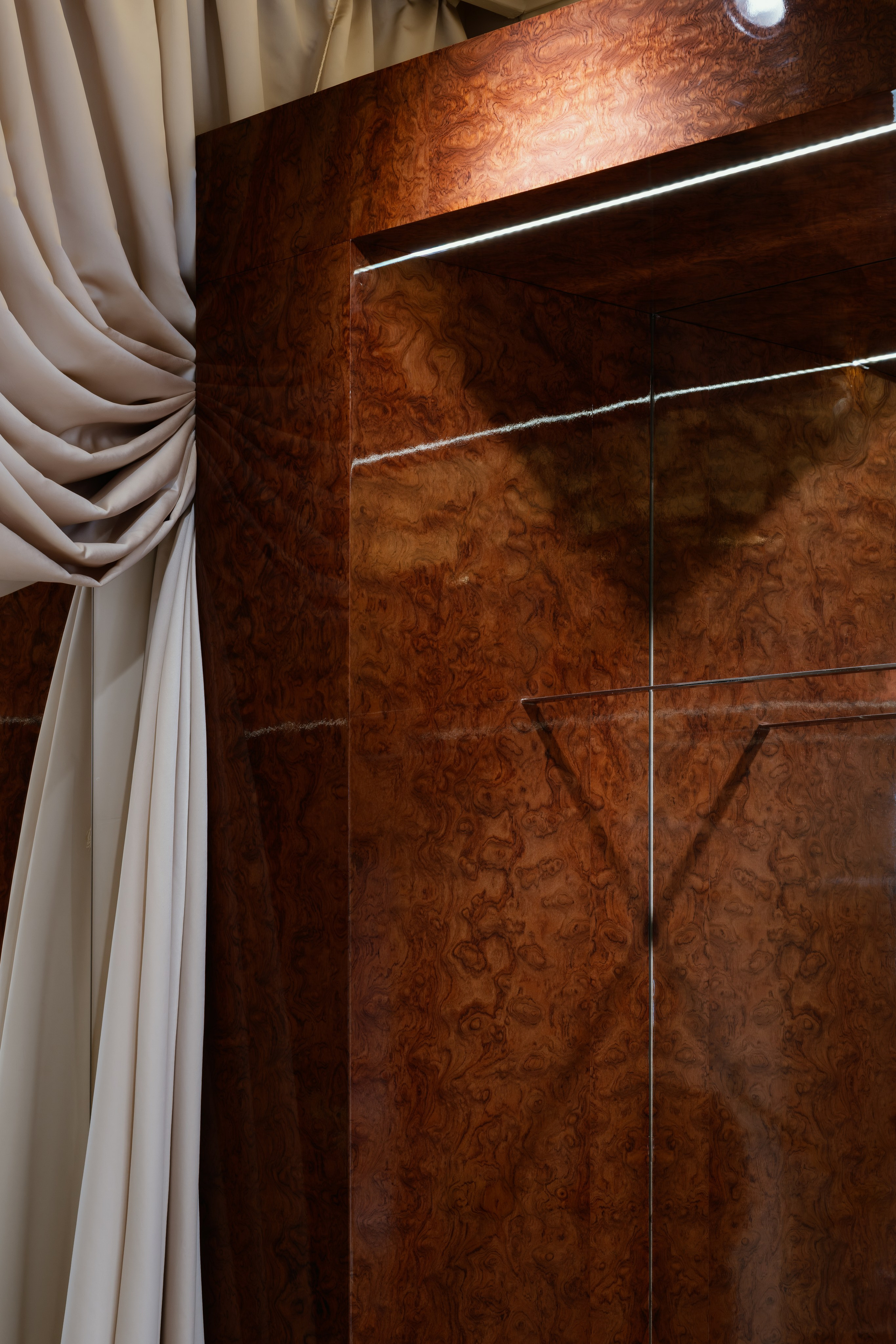 Way Camelia Boutique. Ekaterina Symidi. Interior Photographer