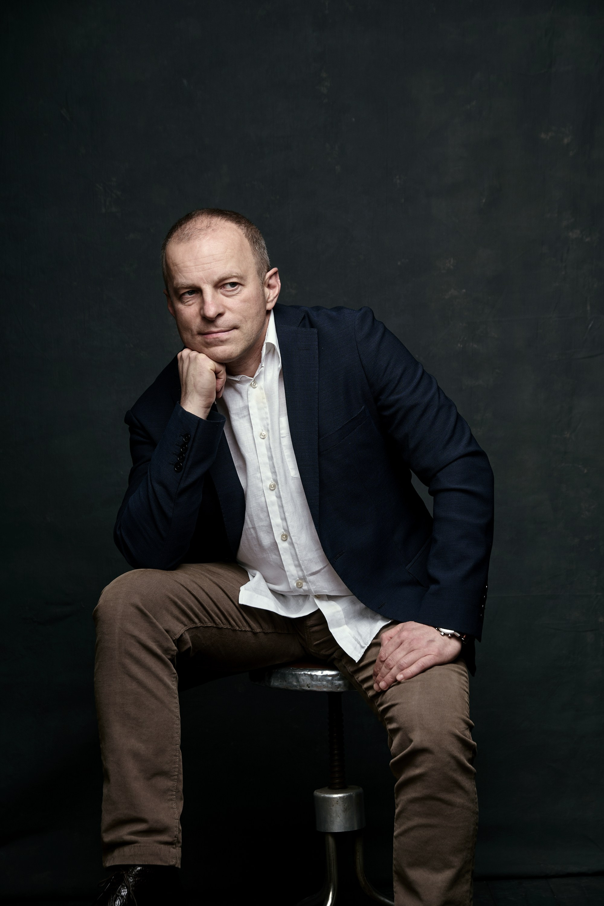 Уютная фотостудия на юге СПб. Авторские холсты ручной работы. Фотограф Денис Неместо, портрет, репортаж