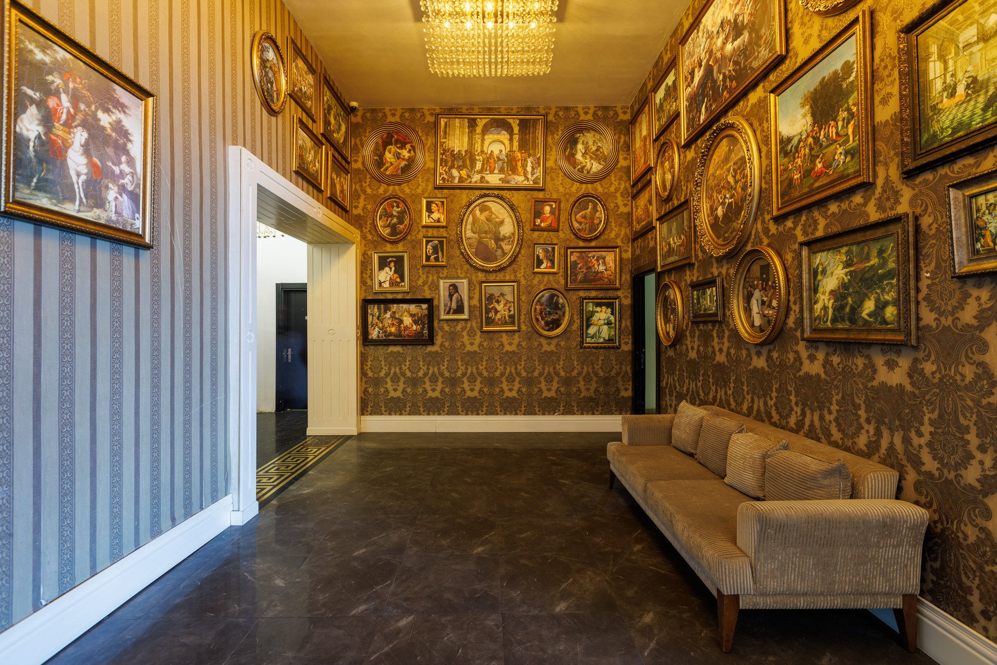 SKY TOWER (METRO CITY). Режиссёр, клипмейкер, фотограф — Андрей Охота