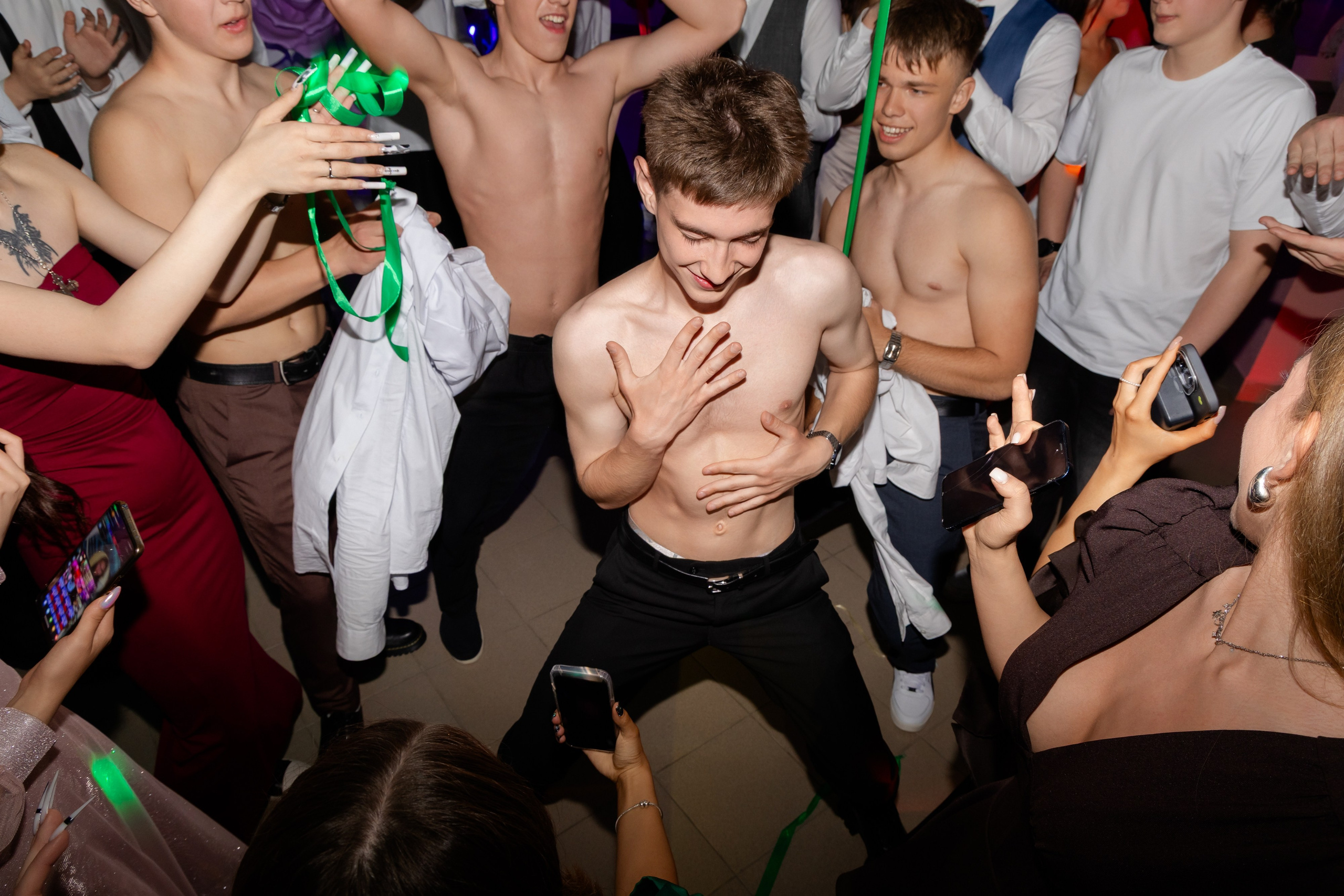 Школьный выпускной 2025 год в Минске, Беларуси. Свадебный фотограф в Минске/Беларуси Сергей Спиридонов