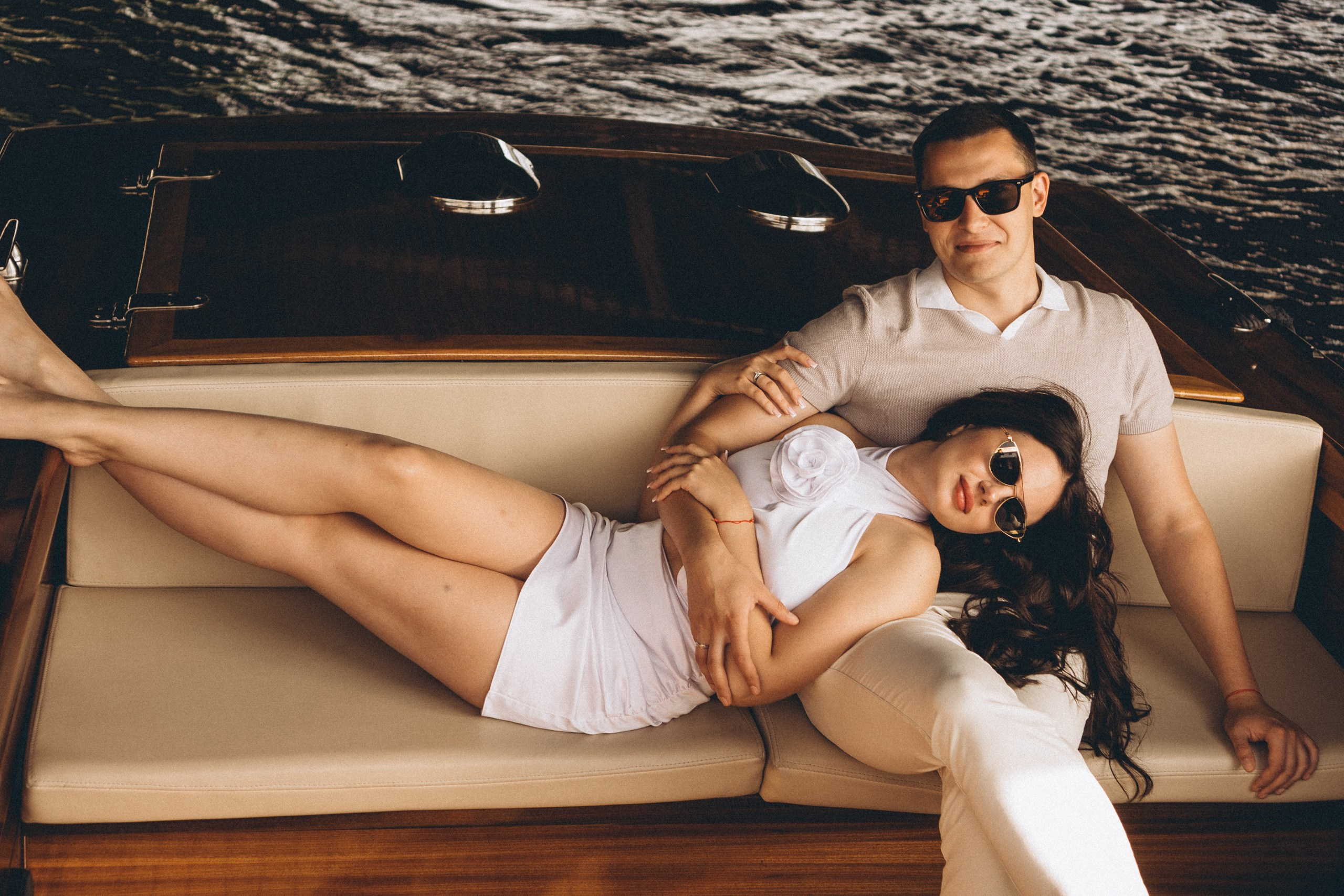 СВАДЕНБНАЯ СЬЕМКА НА КАТЕРЕ ПО КАНАЛАМ САНКТ-ПЕТЕРБУРГА И В АКВАТОРИИ НЕВЫ. Профессиональный фотограф, Санкт-Петербург — Виктория Богомолова