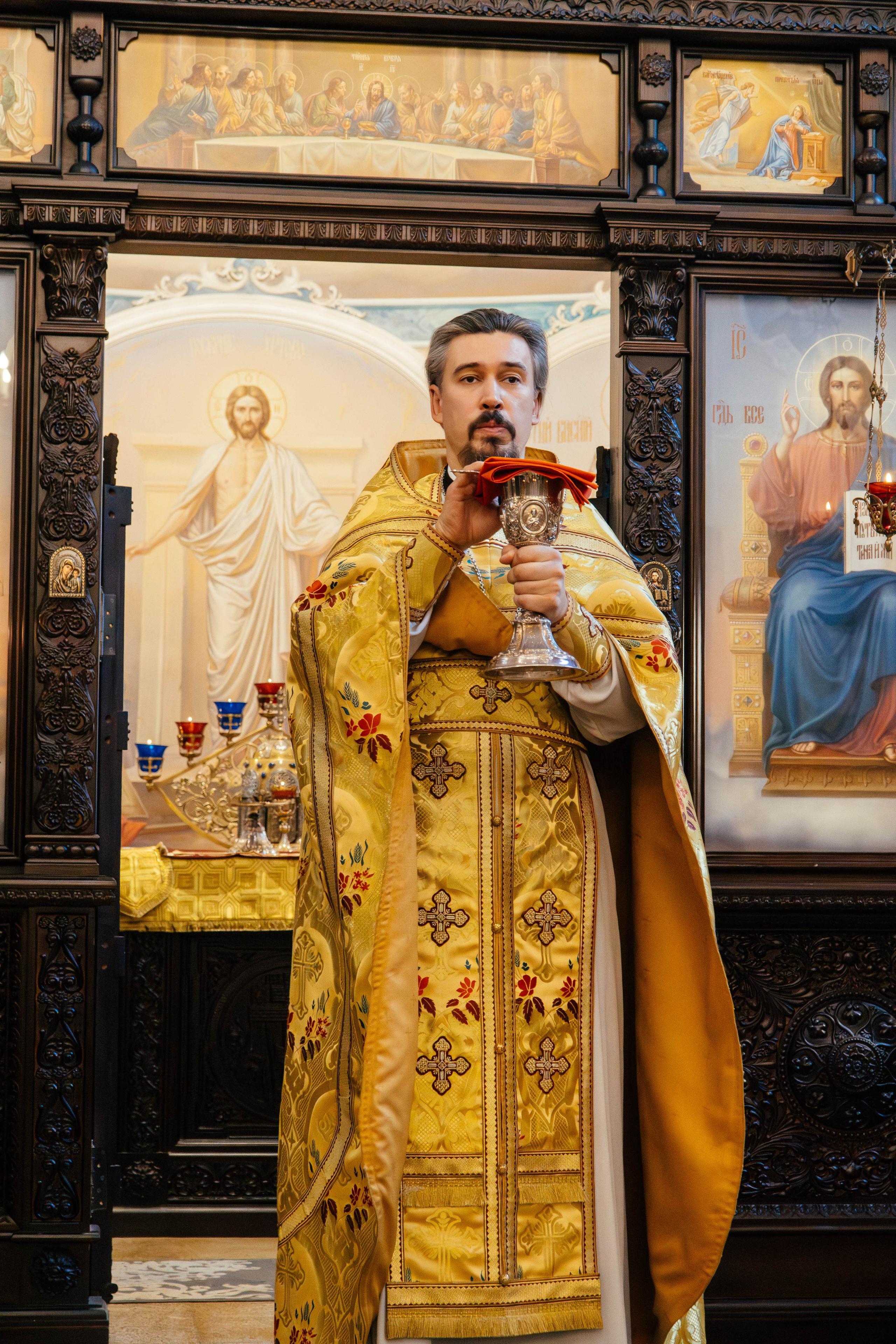 Литургия в храме блж. Ксении Петербургской д. Слобода. Фотограф Москва Валерия Веденина