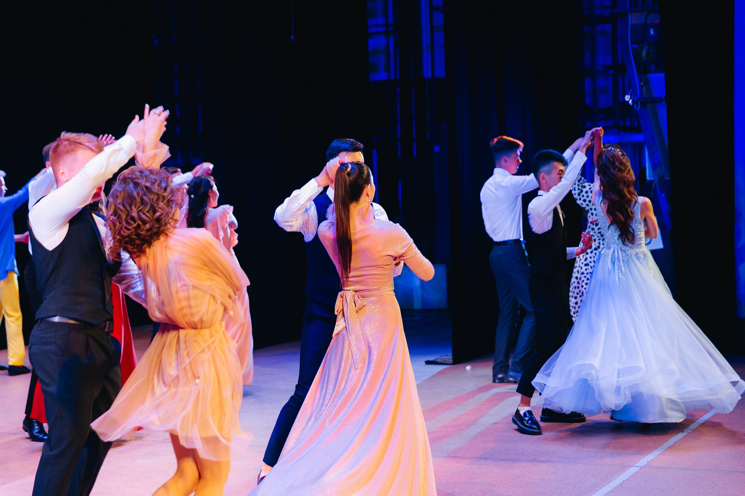 Вручение аттестатов 14 Гимназия. Свадебный и семейный фотограф в Улан-Удэ