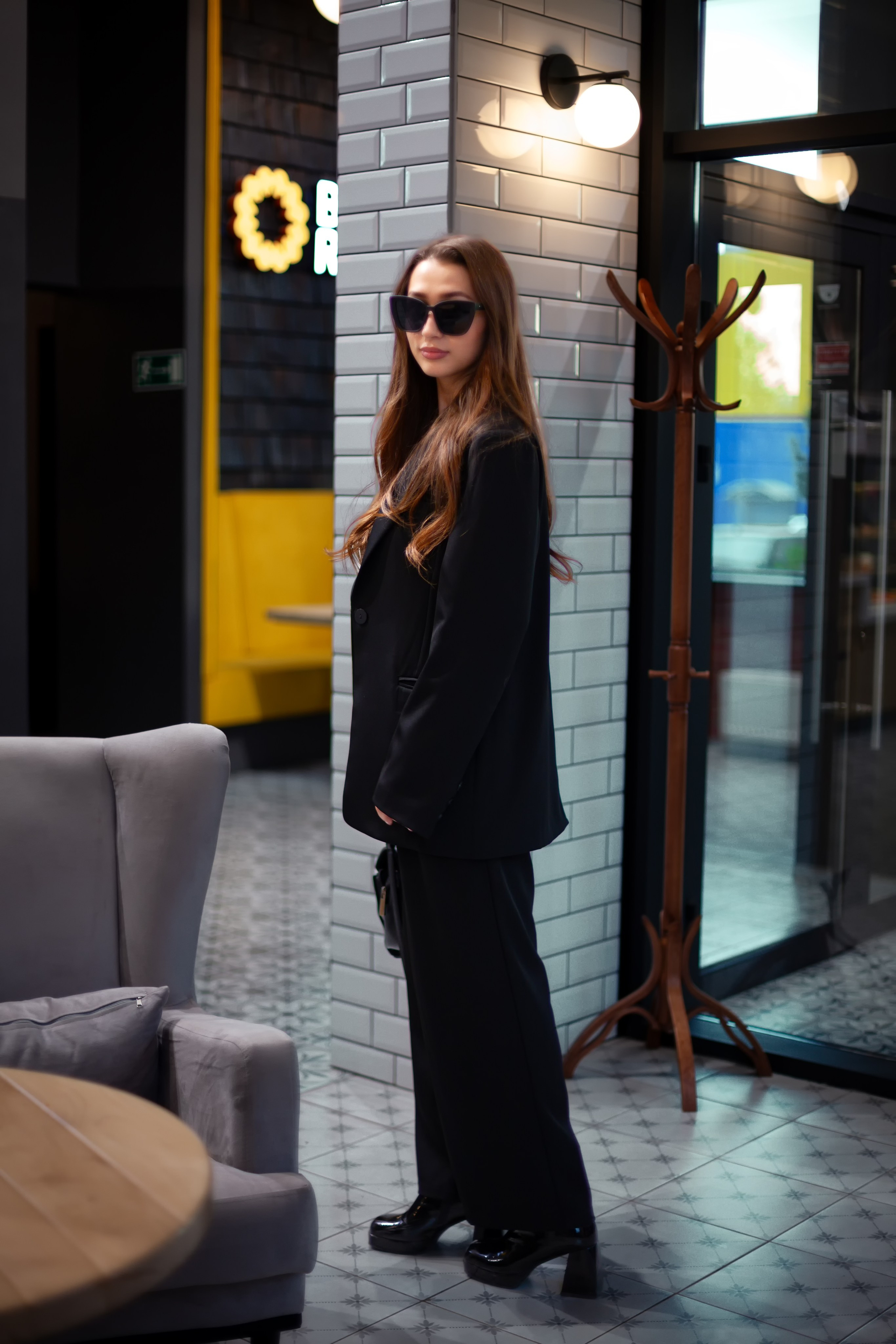 Она знает, как выглядеть стильно, даже если в запасе всего 5 минут. Фотограф в Томске Евгения Гуляева