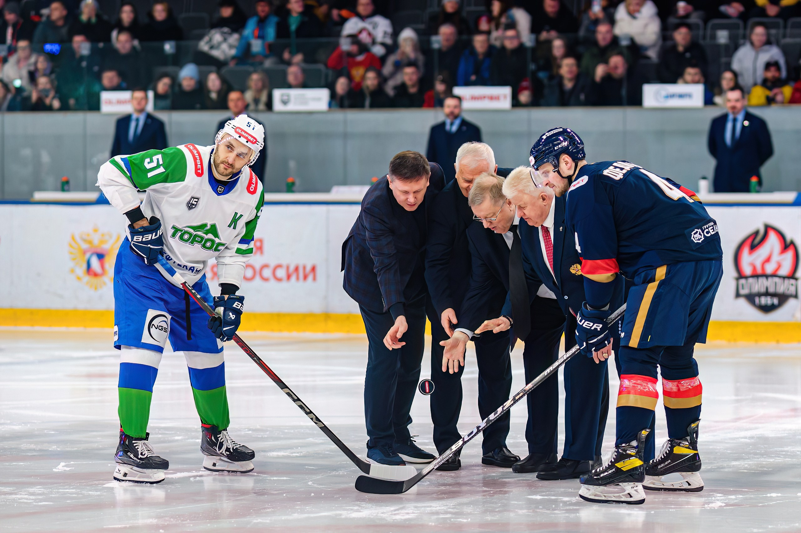 Хоккей с шайбой. Спортивный фотограф Иван Молот (Киров)