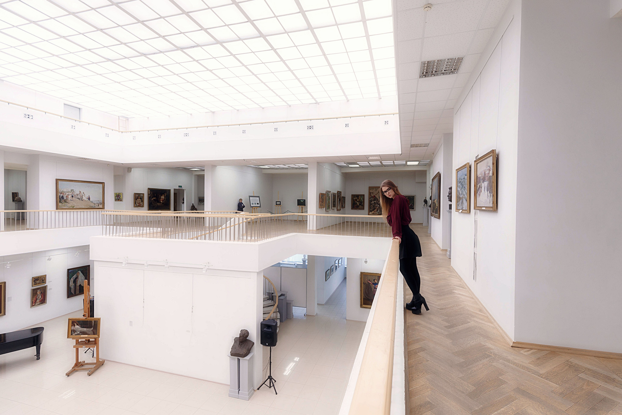 Фотосессия с Машей в Чувашском художественном музее. Портретный и репортажный фотограф в Чебоксарах Андриян Чаркин