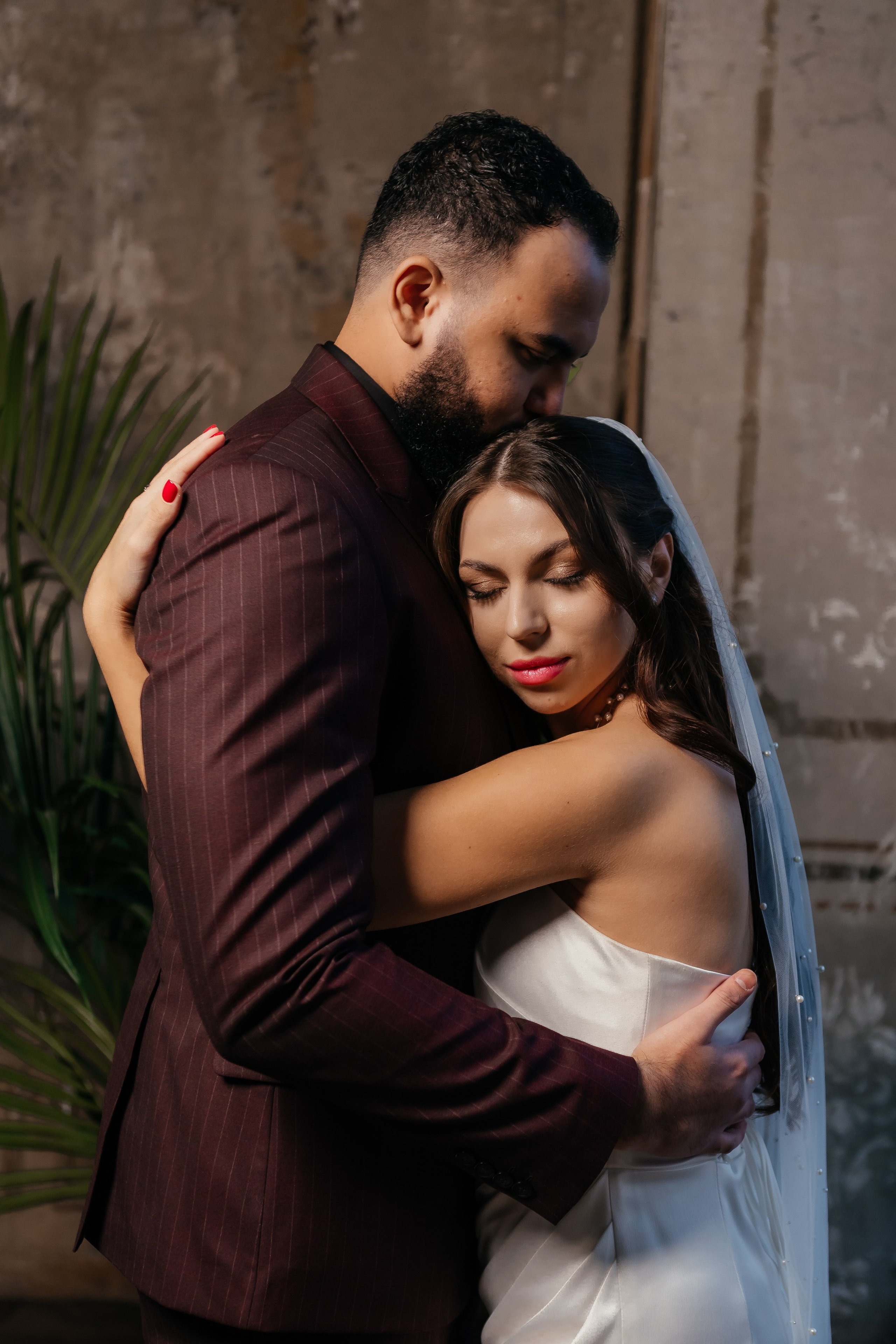 Фотосессия выездной регистрации в ресторане. Свадебный фотограф в Москве