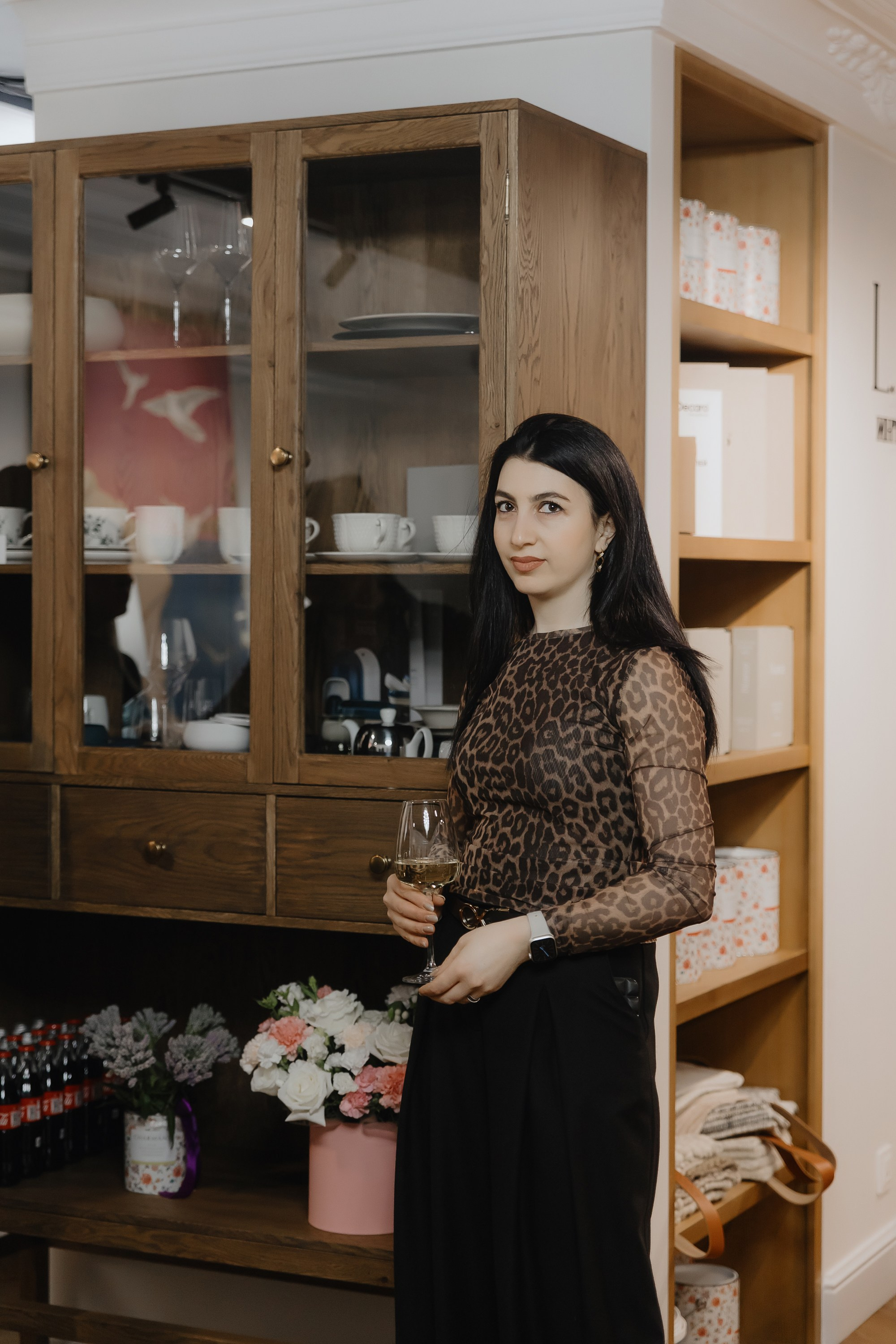 Открытие нового пространства интерьерного салона L. DECO в феврале 2025. L. Deco интерьерный салон. Краски/обои/лепной декор