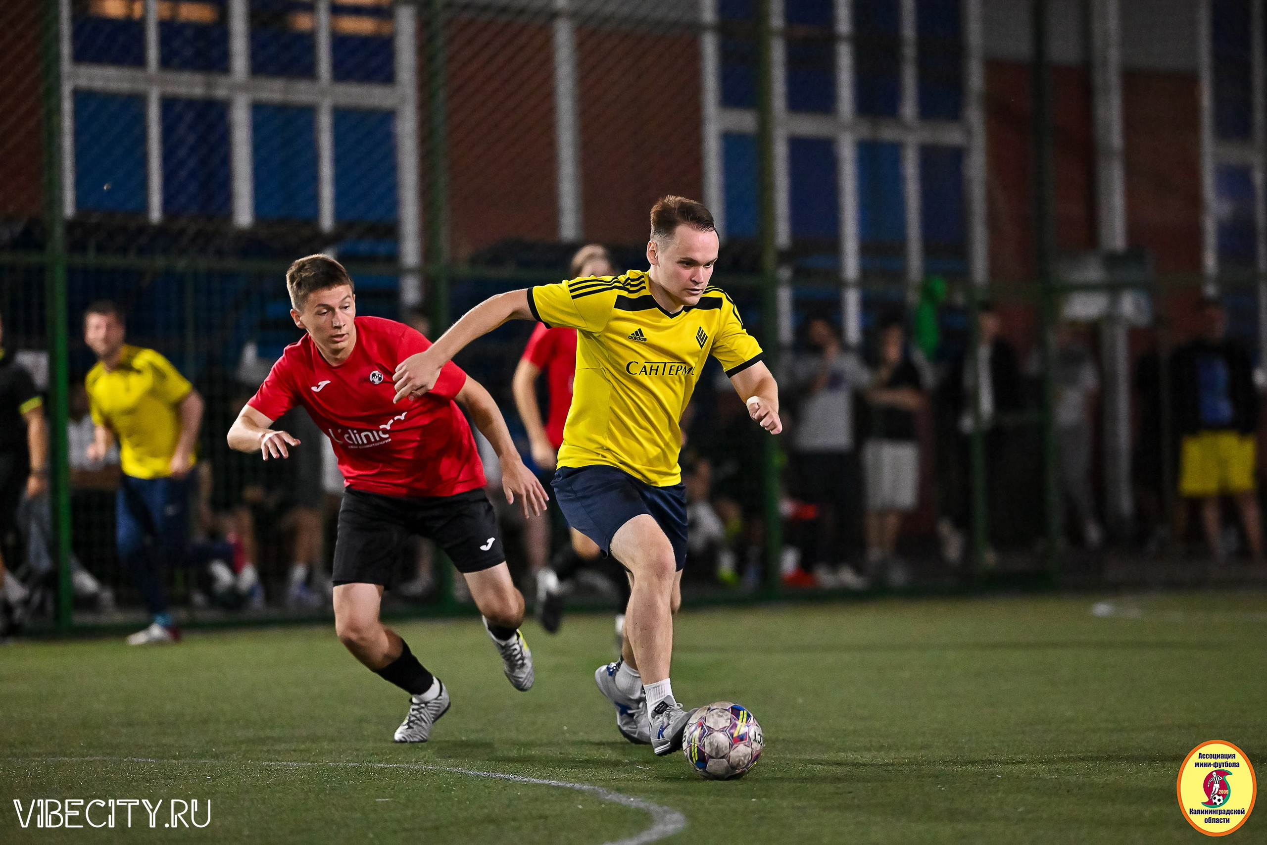 ФИНАЛЬНЫЕ ИГРЫ КУБКА МИНИ-ФУТБОЛЬНОЙ ЛИГИ И КУБКА КОРПОРАТИВНОЙ МФЛ 2025. VIBECITY.RU Вайб Сити Ру Фоторепортажи Фотоотчеты Калининград