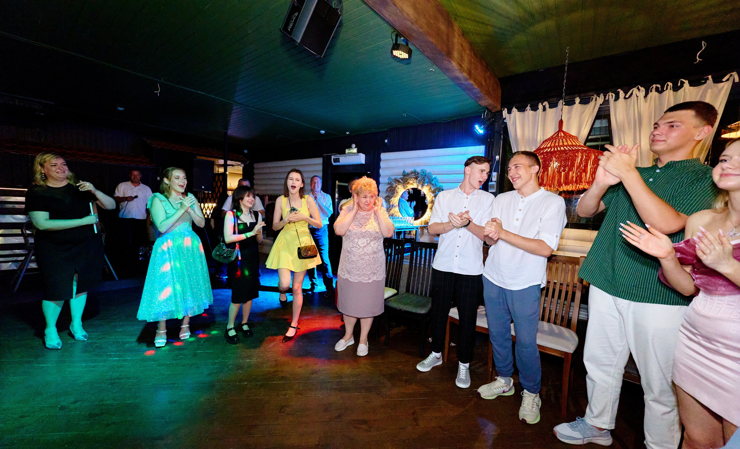 Выпускной 35 Сош. Фотограф Выпускные альбомы Таганрог Сергей Коробченко